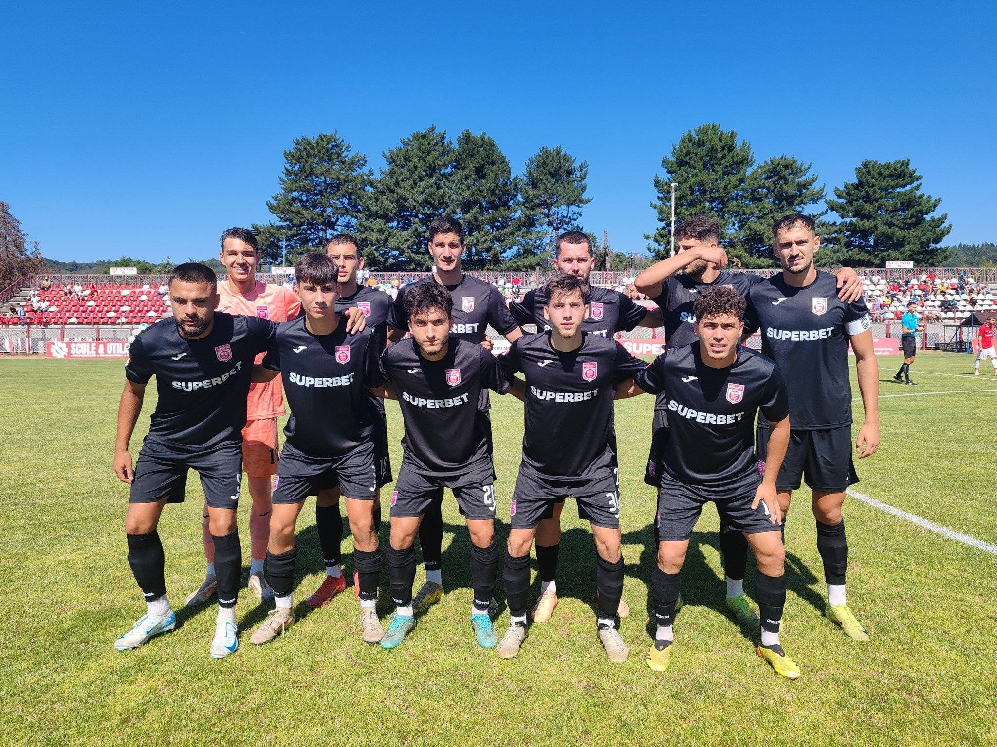 Cu fundaș central de 15 ani integralist, CS Dinamo a obținut prima victorie din Liga 2! Ayan Anghel este din Tulcea, orașul unde fotbalul a murit