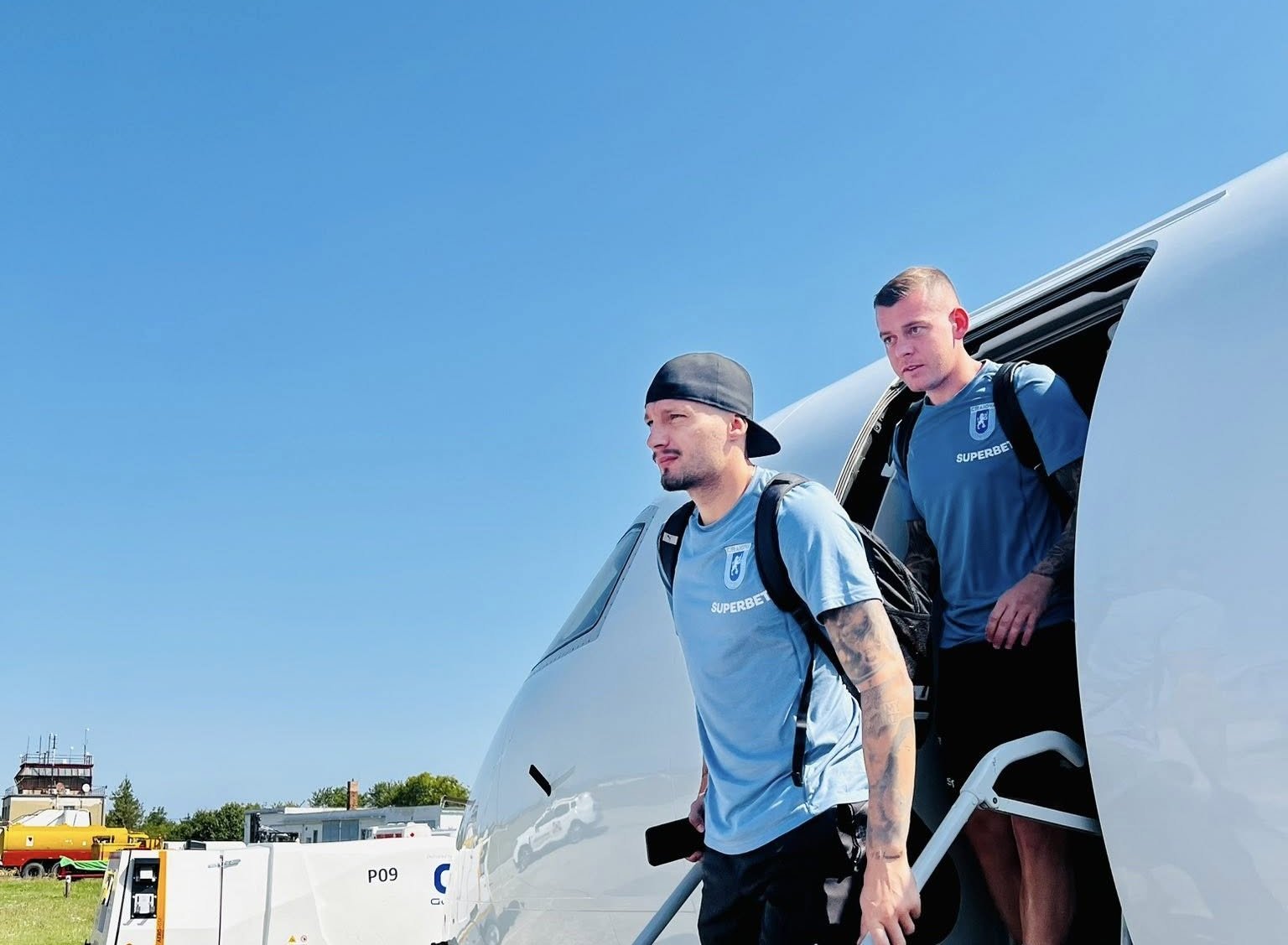Universitatea Craiova a ajuns la Trnava! Imagini din Slovacia cu jucătorii lui Mirel Rădoi