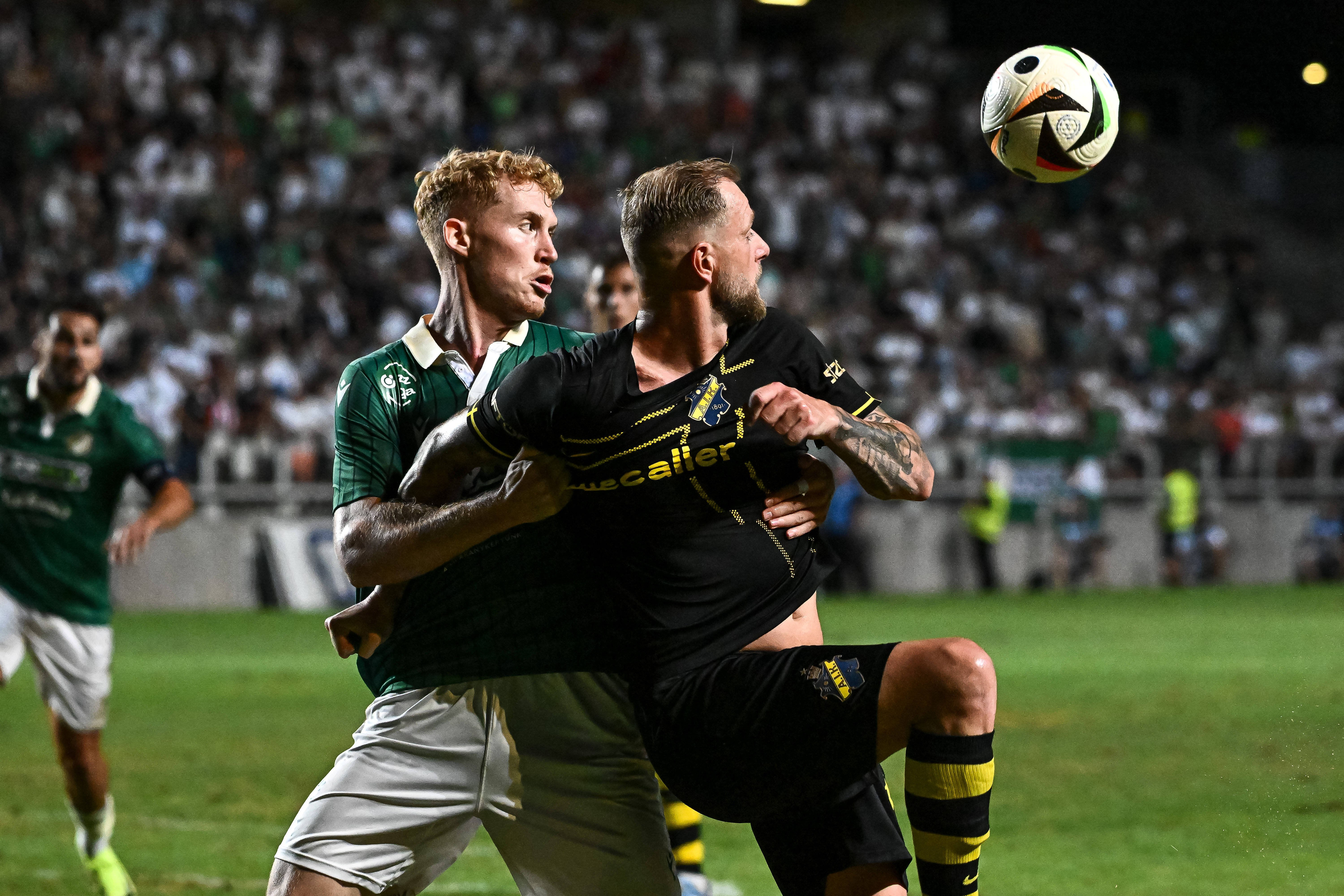 Echipa rom&acirc;nilor din Ungaria, calificare dramatică &icirc;n play-off-ul Conference League! Un fost dinamovist a fost decisiv