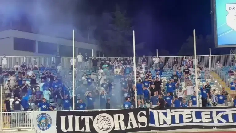 Scandalos! Ce au scandat ultrașii kosovari în timpul meciului Drita – FCSB