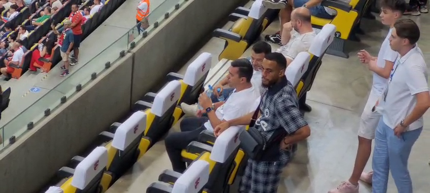 Vlcsnap 2025 08 15 21h37m12s518