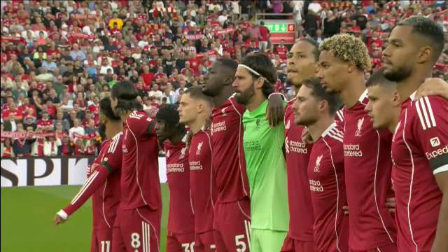 Moment de reculegere pe Anfield pentru Diogo Jota. Fotbaliștii, copleșiți de emoție