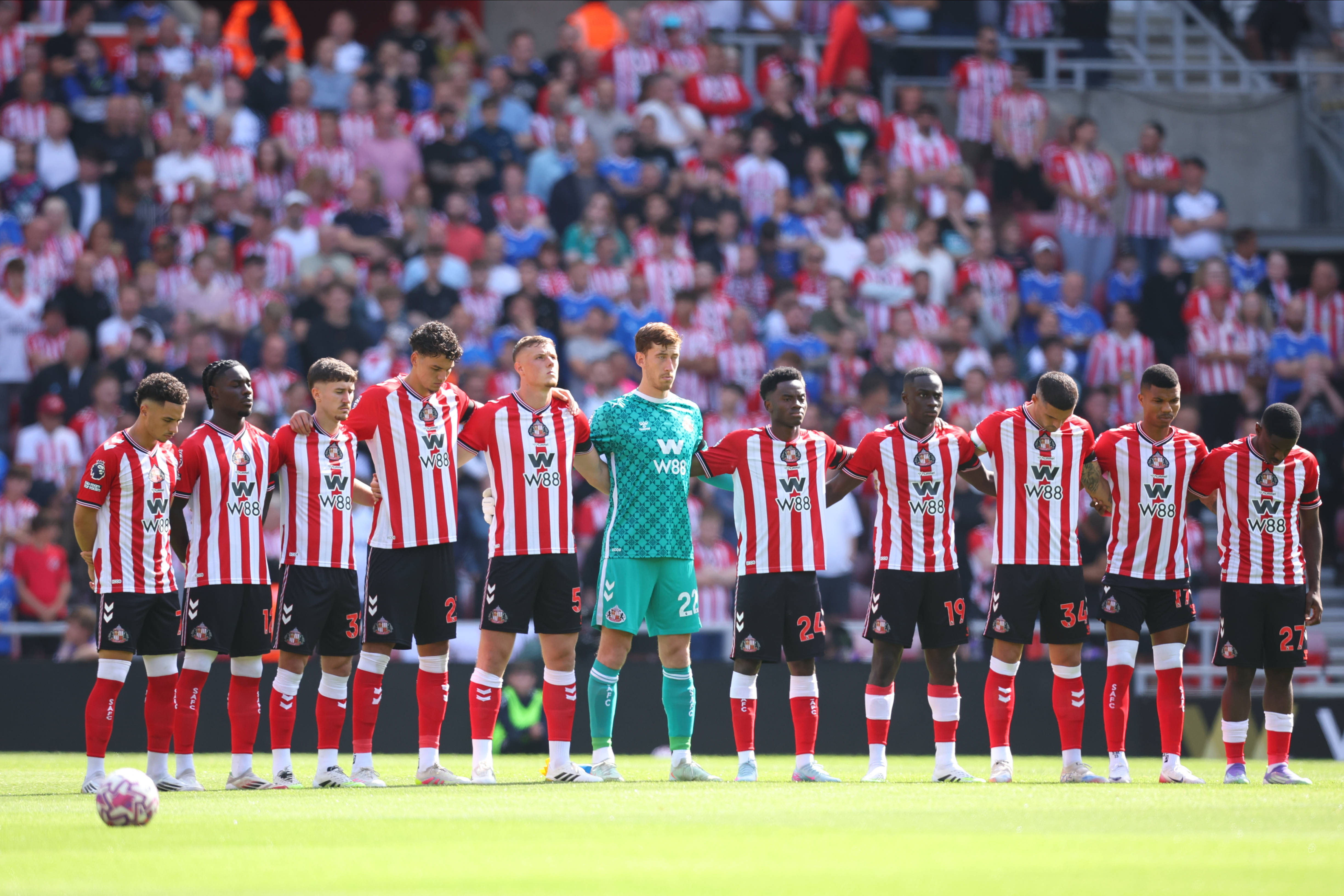 Piele de găină: moment istoric pentru Sunderland, la revenirea &icirc;n Premier League după 8 ani. Elvis Presley, &bdquo;readus la viață&rdquo;