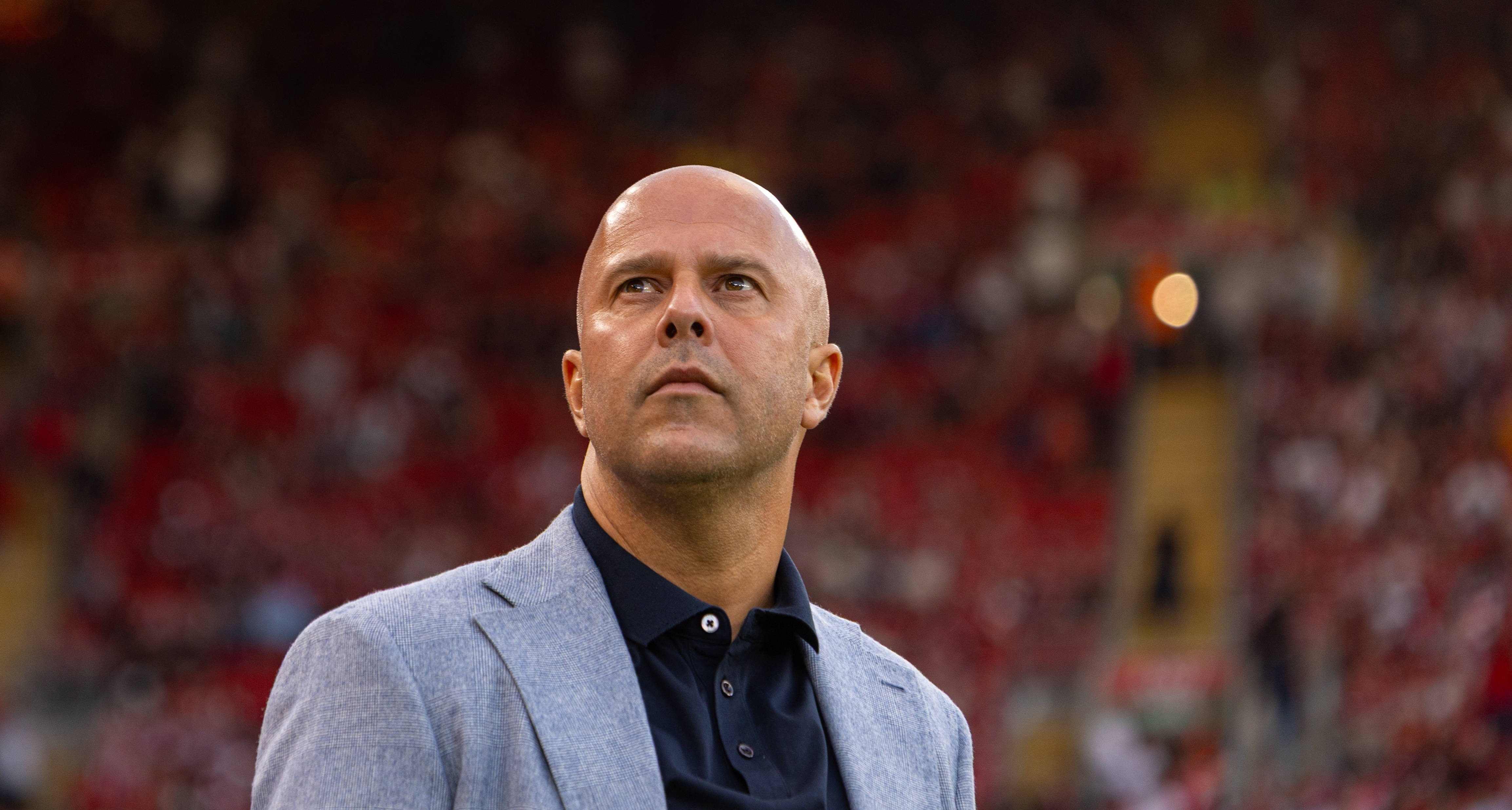 Arne Slot, după ce Salah a rămas singur &icirc;n fața peluzei la finalul meciului, cu lacrimi &icirc;n ochi: &rdquo;Omagiu extraordinar, Mo a resimțit emoția&rdquo;