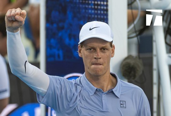 Jannik Sinner a &icirc;mplinit s&acirc;mbătă 24 de ani şi a primit un cadou-surpriză de la francezul Terence Atmane