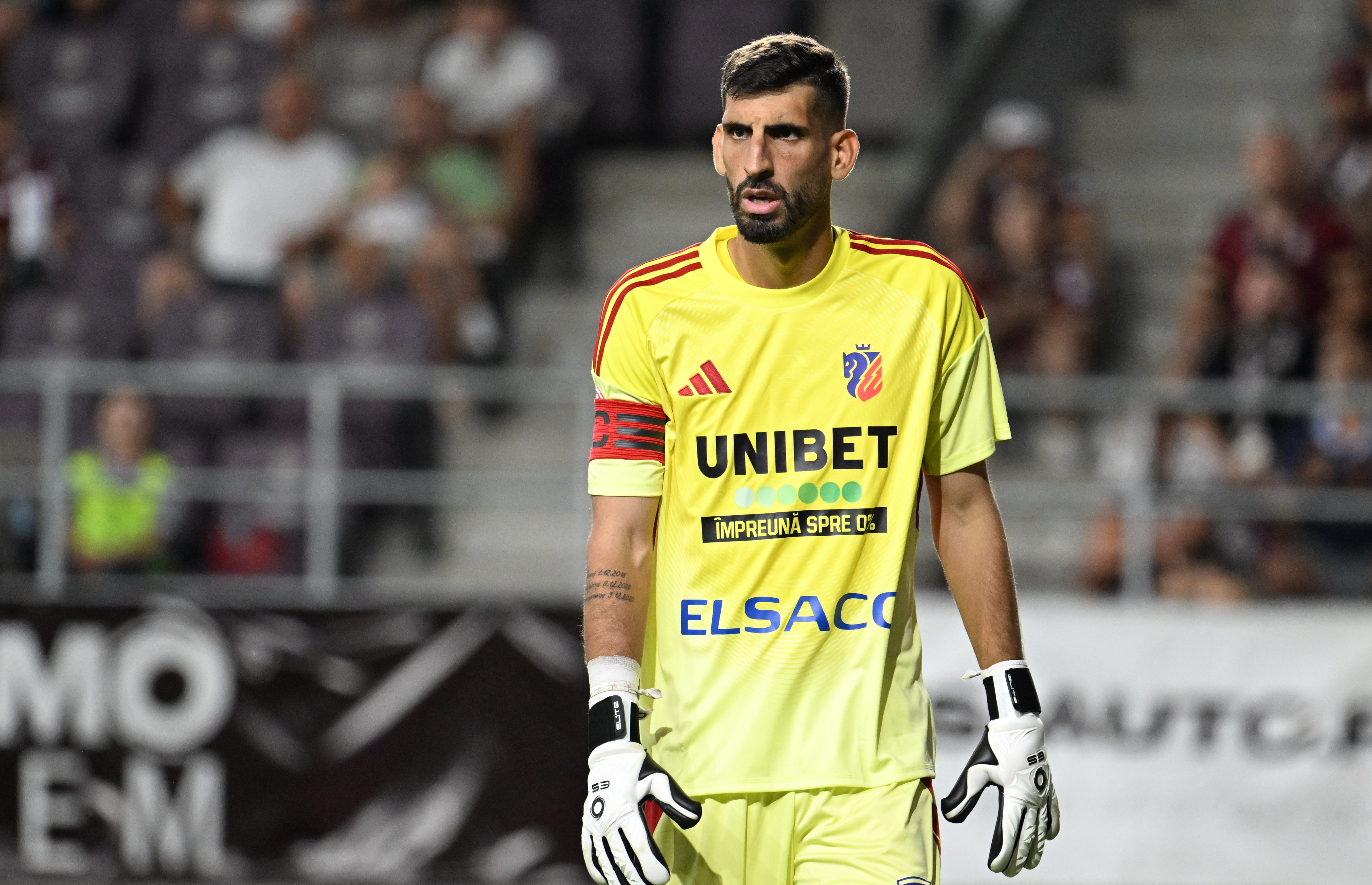 CFR Cluj - FC Botoșani 3-3. Anestis așteaptă o statuie de la Iftime: parade colosale și nota 10 după un meci incredibil &icirc;n Gruia