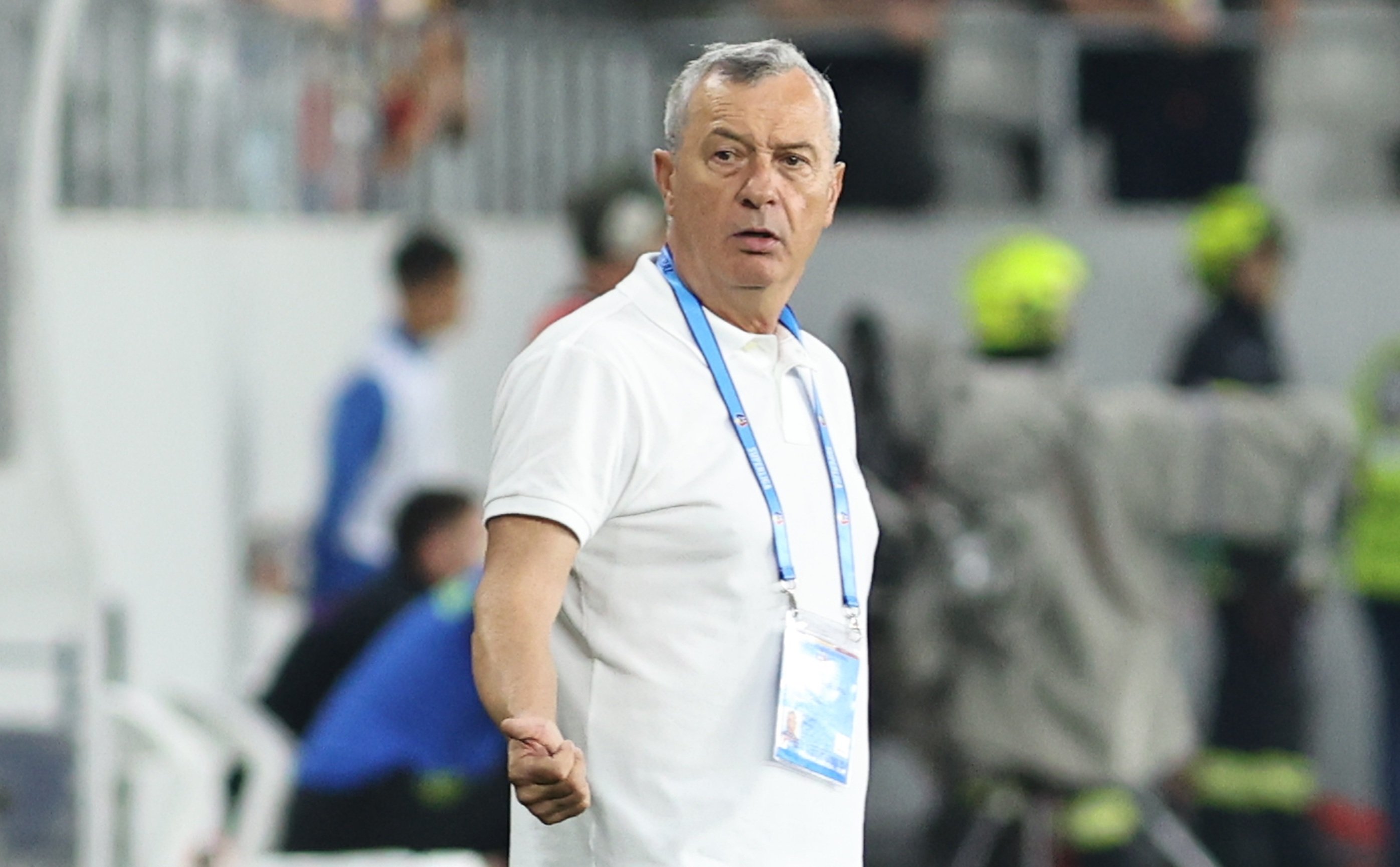 Mircea Rednic, &icirc;n corzi la Standard! Puriul e obligat să improvizeze: E foarte enervant Mesaj ferm către jucători