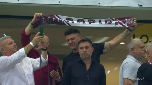 Pancu pe teren, Săpunaru &icirc;n tribună! Imaginile surprinse &icirc;nainte de Rapid - FCSB
