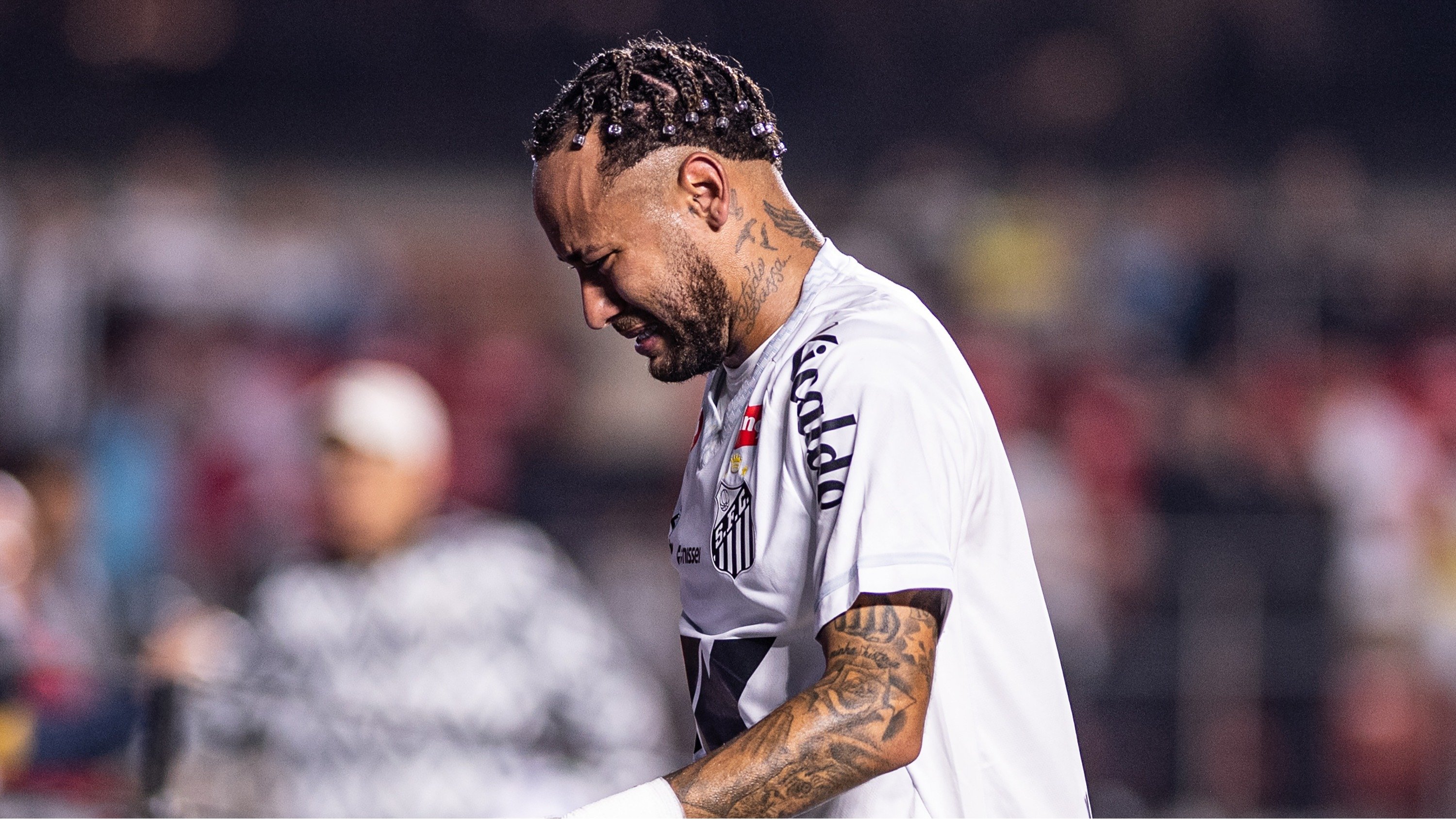 Neymar, distrus: a pl&acirc;ns &icirc;n hohote pe teren după un meci de coșmar