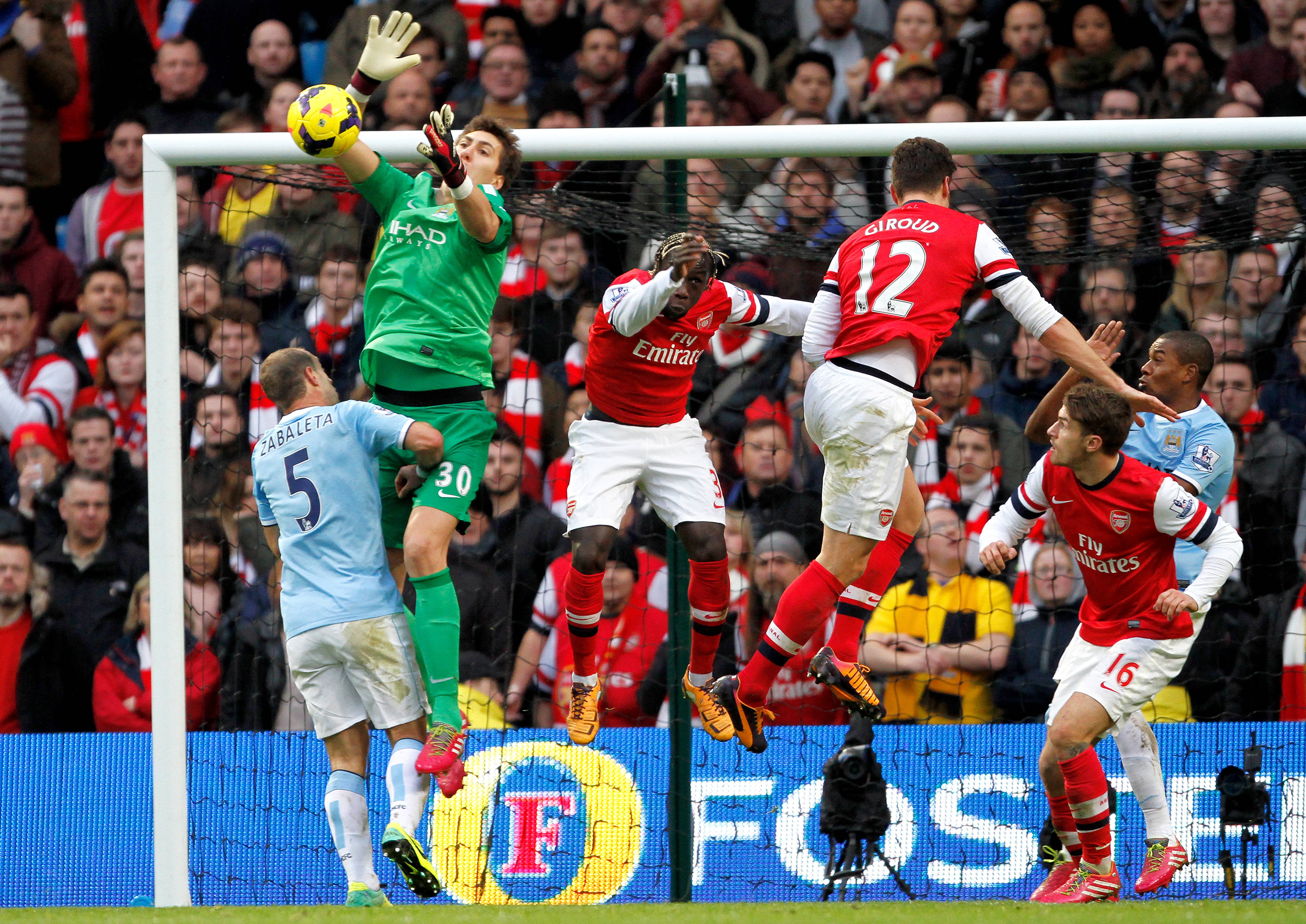 Paradă senzațională a lui Costel Pantilimon &icirc;n Premier League (VOYO)! Rom&acirc;nul a jucat &icirc;n Man. City - Arsenal 6-3