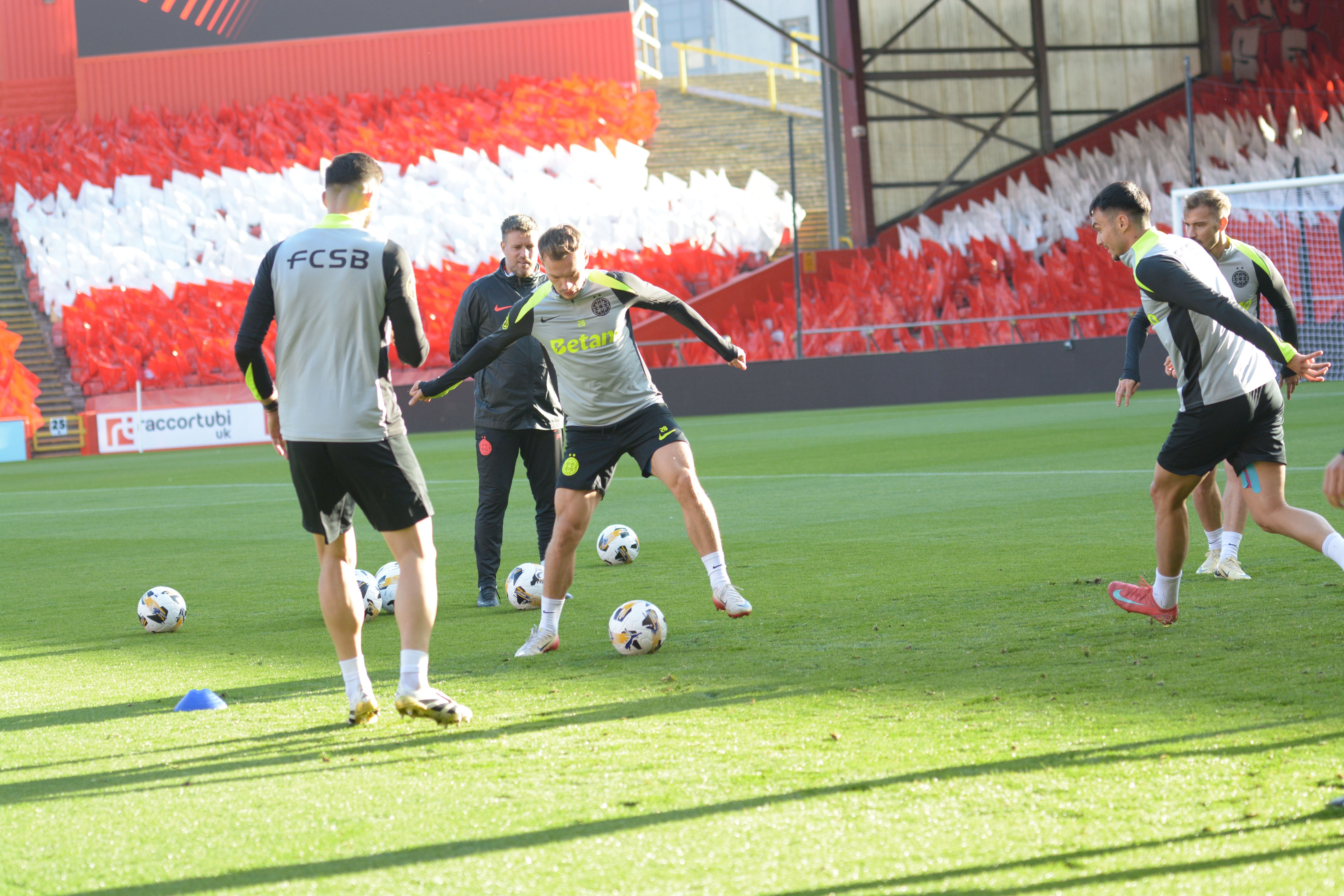 Antrenament oficial fcsb meci fc aberdeen play off uefa europa league20082025 10