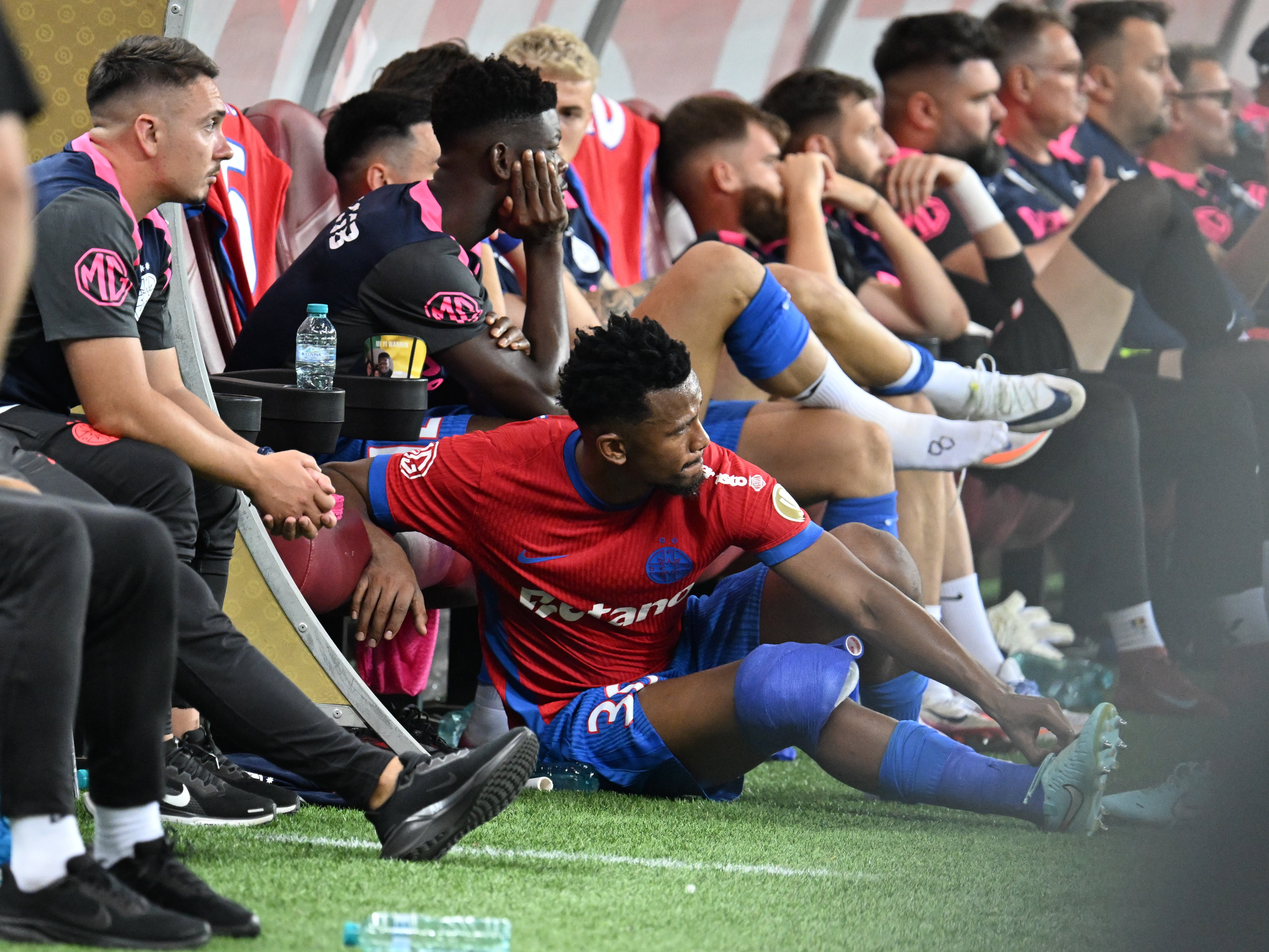 Cum poate arăta FCSB &icirc;n meciul cu Aberdeen fără Ngezana, Radunovic și Alhassan