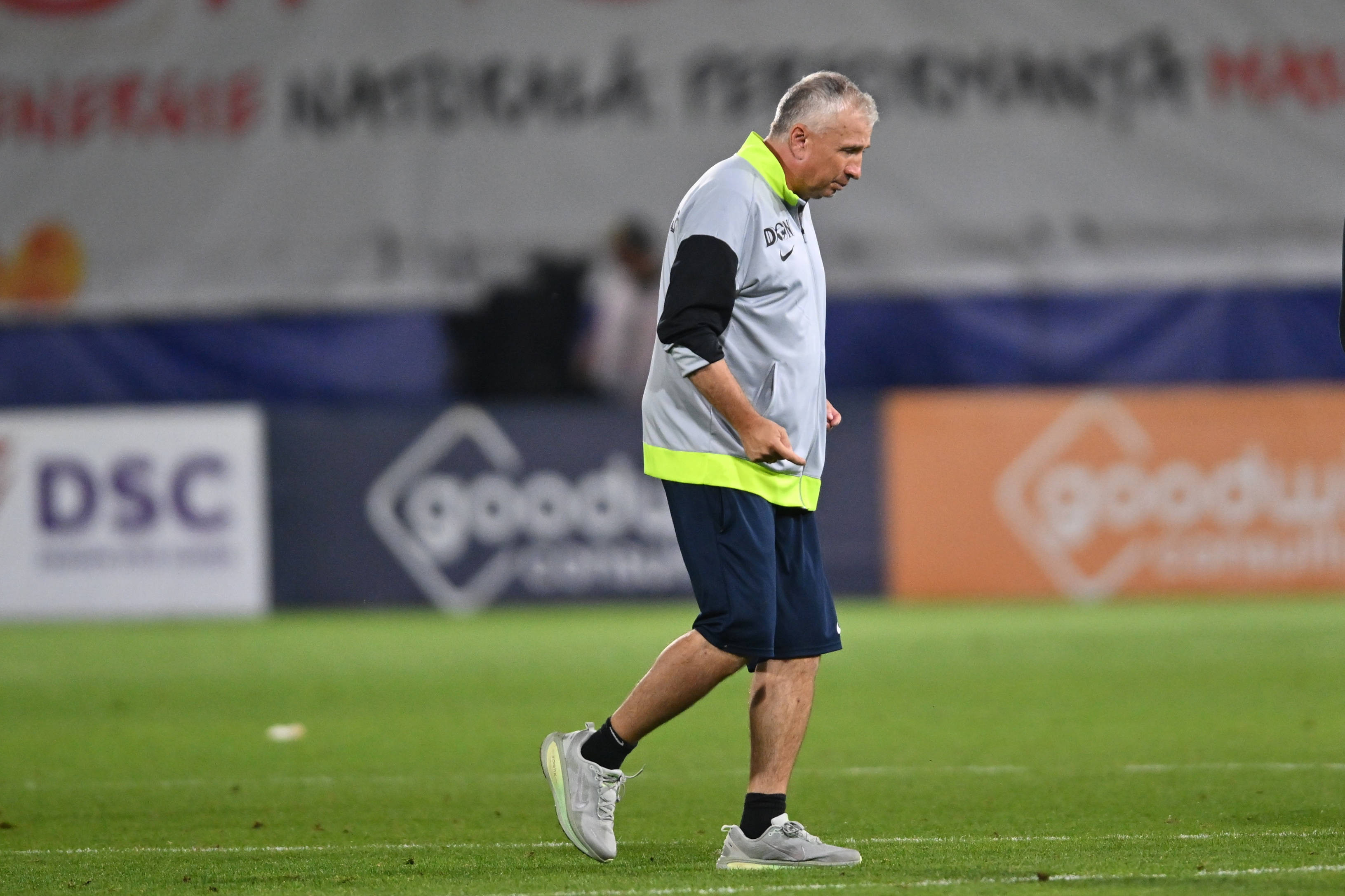 Fără milă! Jucătorii lui Hacken, reacție de ne&icirc;nțeles după ce Dan Petrescu și-a dat demisia de la CFR Cluj: &rdquo;Doamne, ce tare!&rdquo;