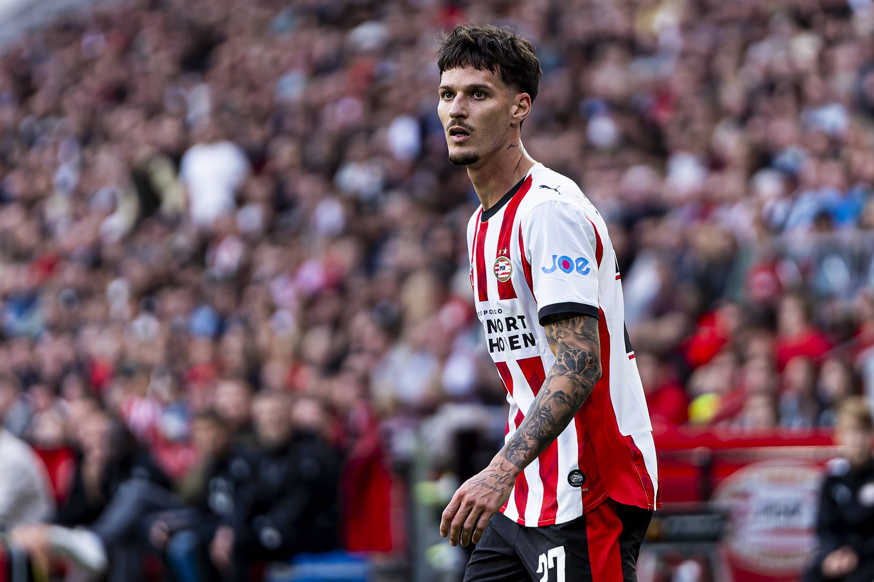 Dennis Man a jucat 13 minute &icirc;n Champions League cu PSV! Ce s-a &icirc;nt&acirc;mplat fix c&acirc;nd a intrat pe teren