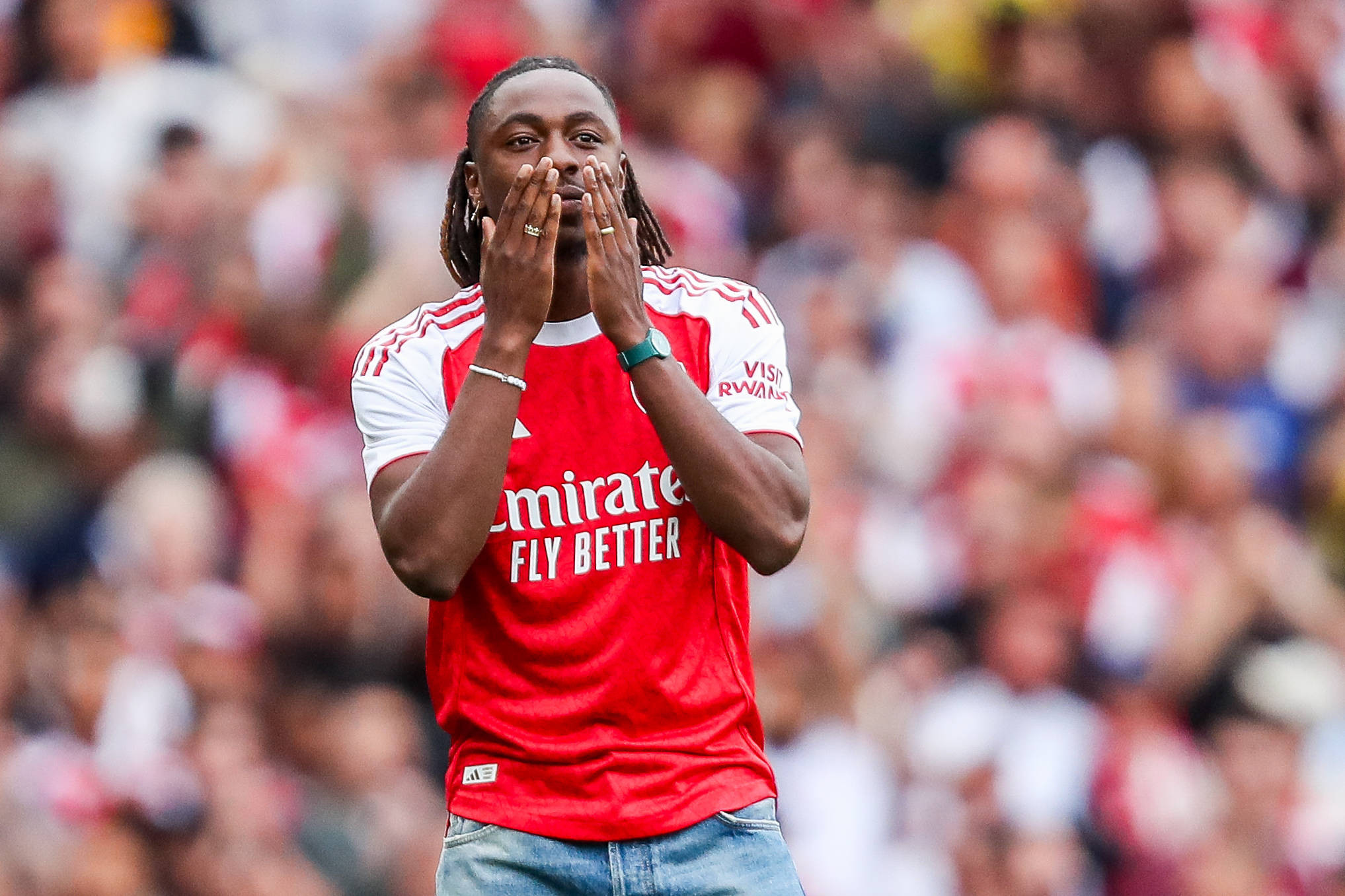 PORTRET | Eberechi Eze, băiatul care nu a renunțat. Fotbal jucat &icirc;n cușcă, lacrimi, refuzuri și visul numit Arsenal