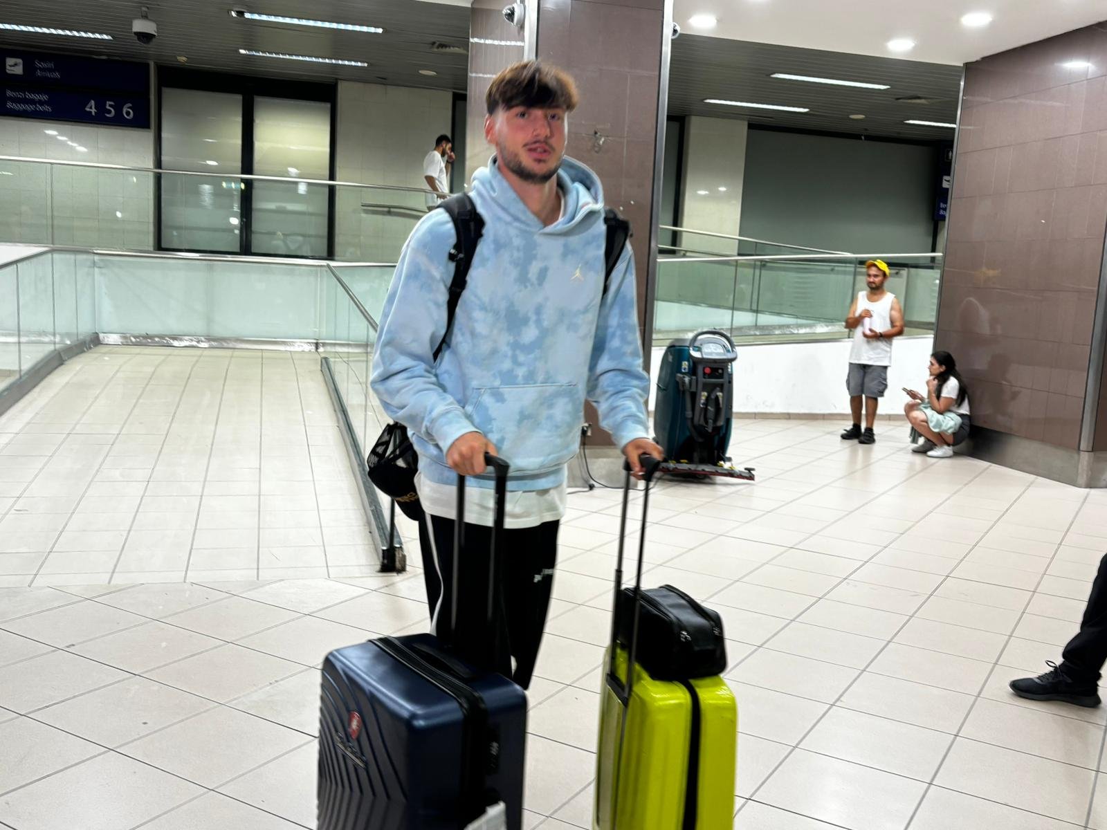 Adrian mazilu aeroport 3