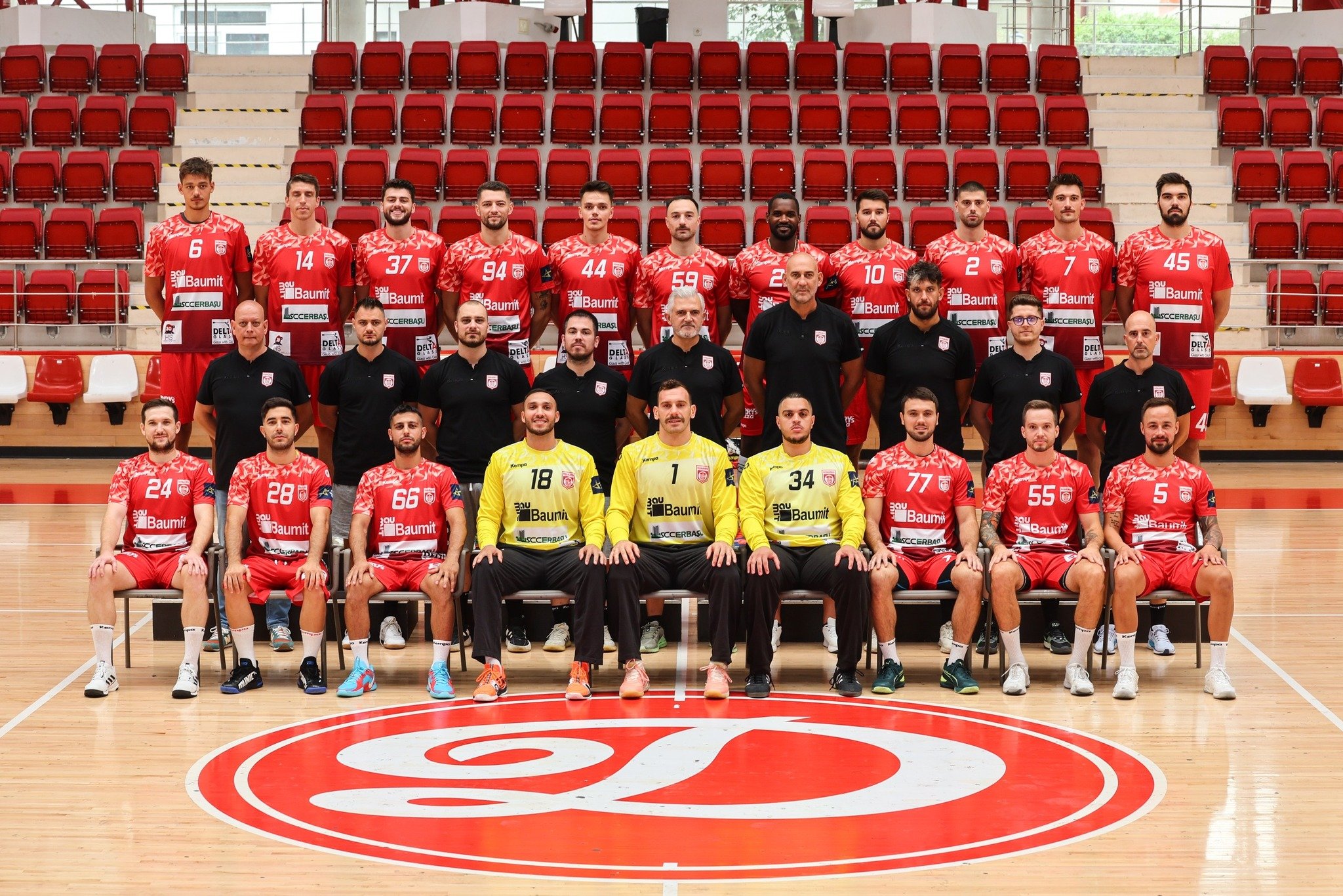 Dinamo nu glumește! N-a avut milă &icirc;n primul meci din campionat cu U Cluj. Liga Zimbrilor se vede pe Pro Arena și VOYO