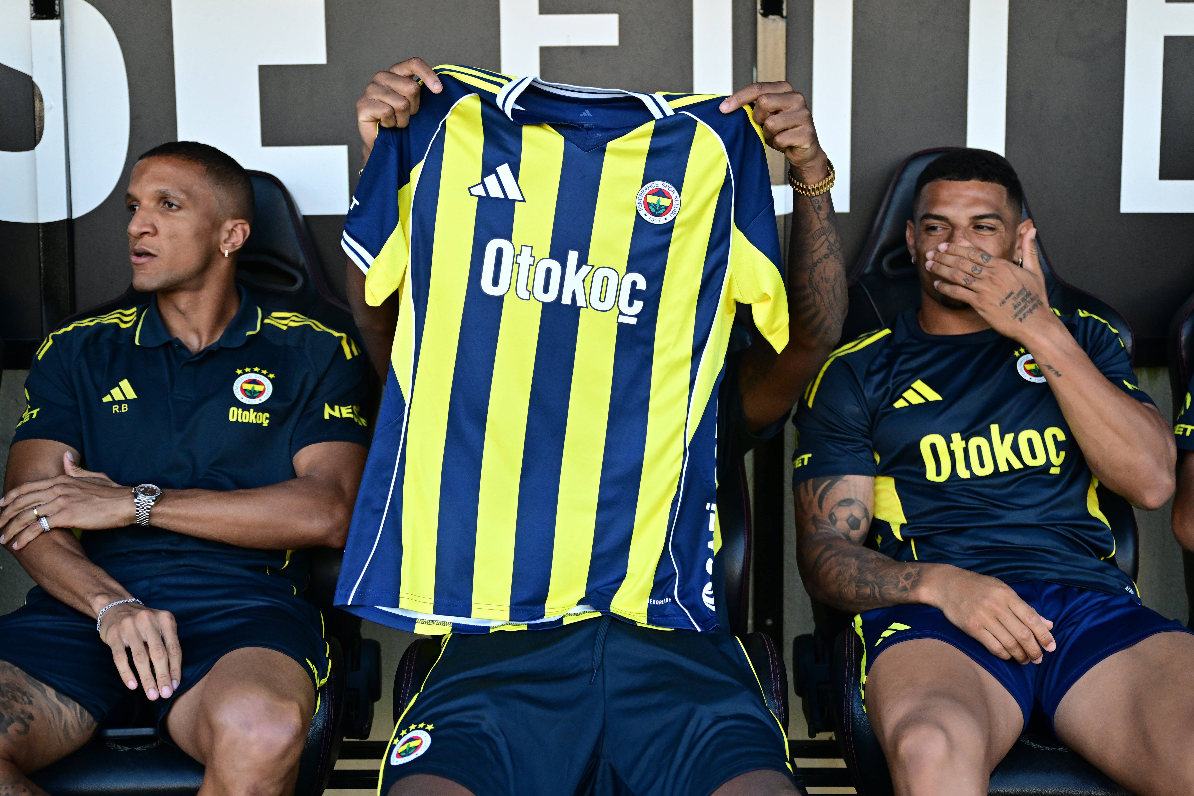 Starul lui Fenerbahce pleacă de la echipă, chiar &icirc;nainte de duelul cu FCSB din Europa League!