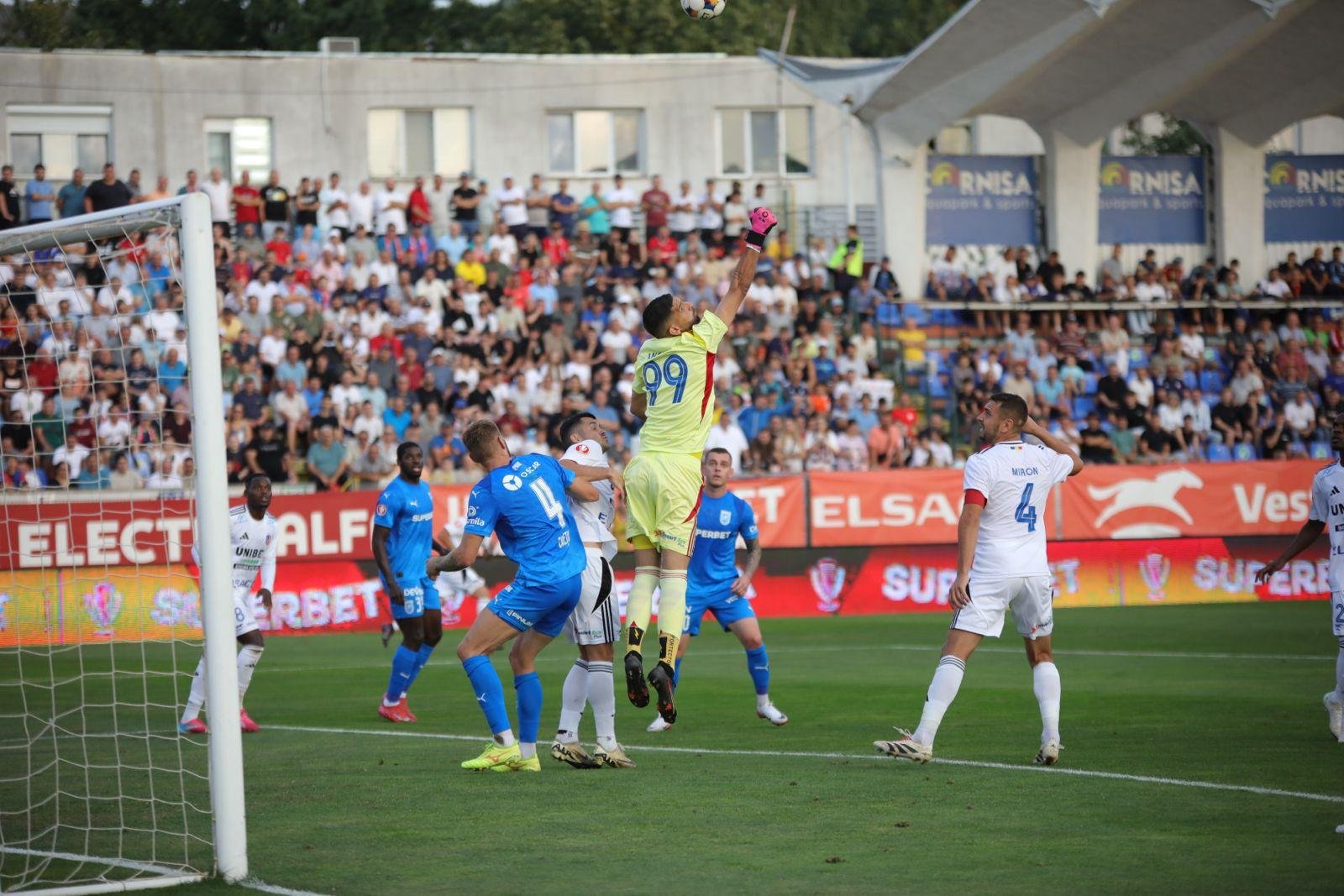 FC Botoșani - Universitatea Craiova 1-1 | Greu acasă la Iftime, chiar și pentru Mirel. Oltenii lui Rădoi răm&acirc;n ne&icirc;nvinși &icirc;n Superliga Rom&acirc;niei