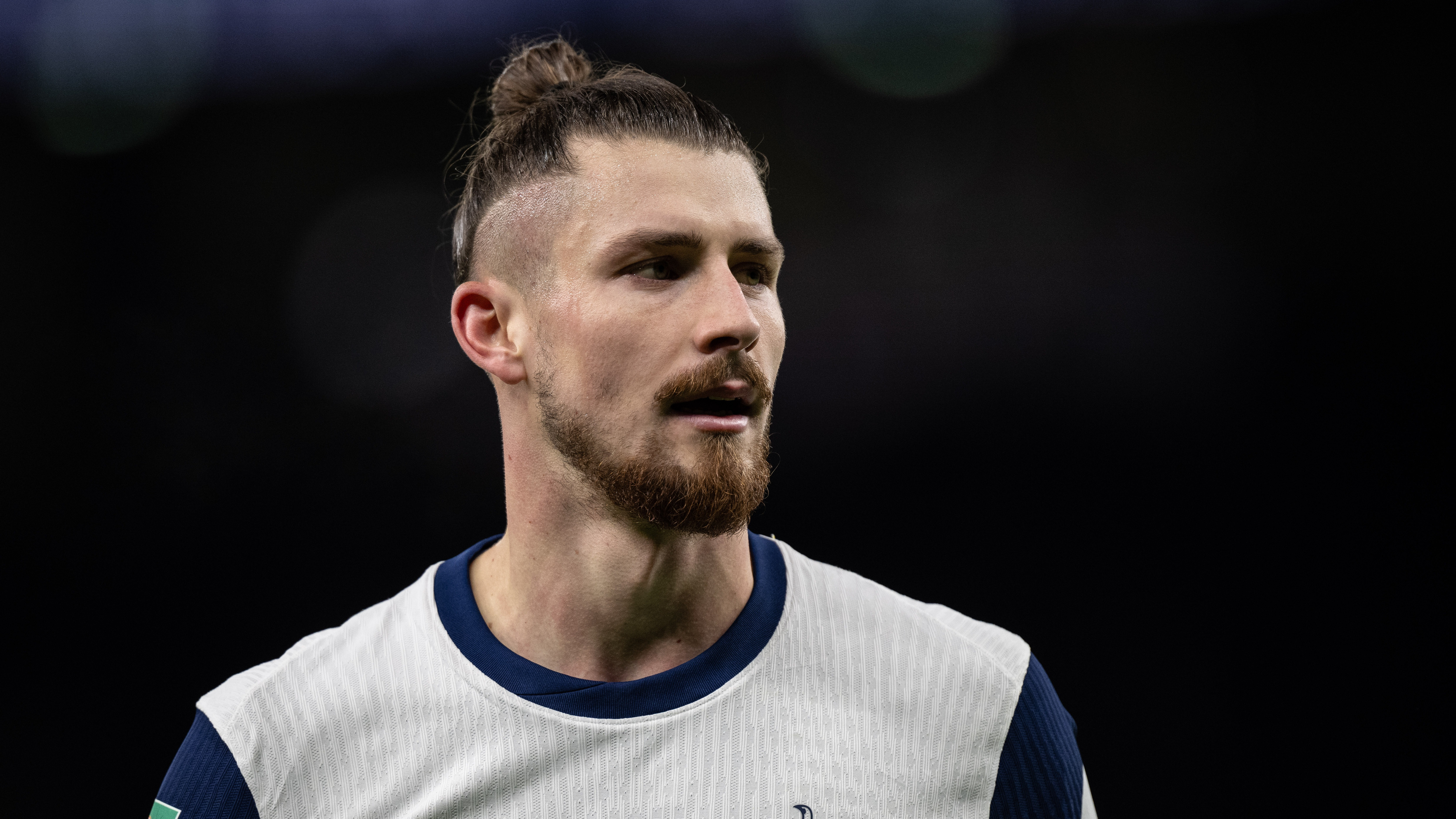 Drăgușin, se vede luminița de la capătul tunelului: anunțul presei britanice