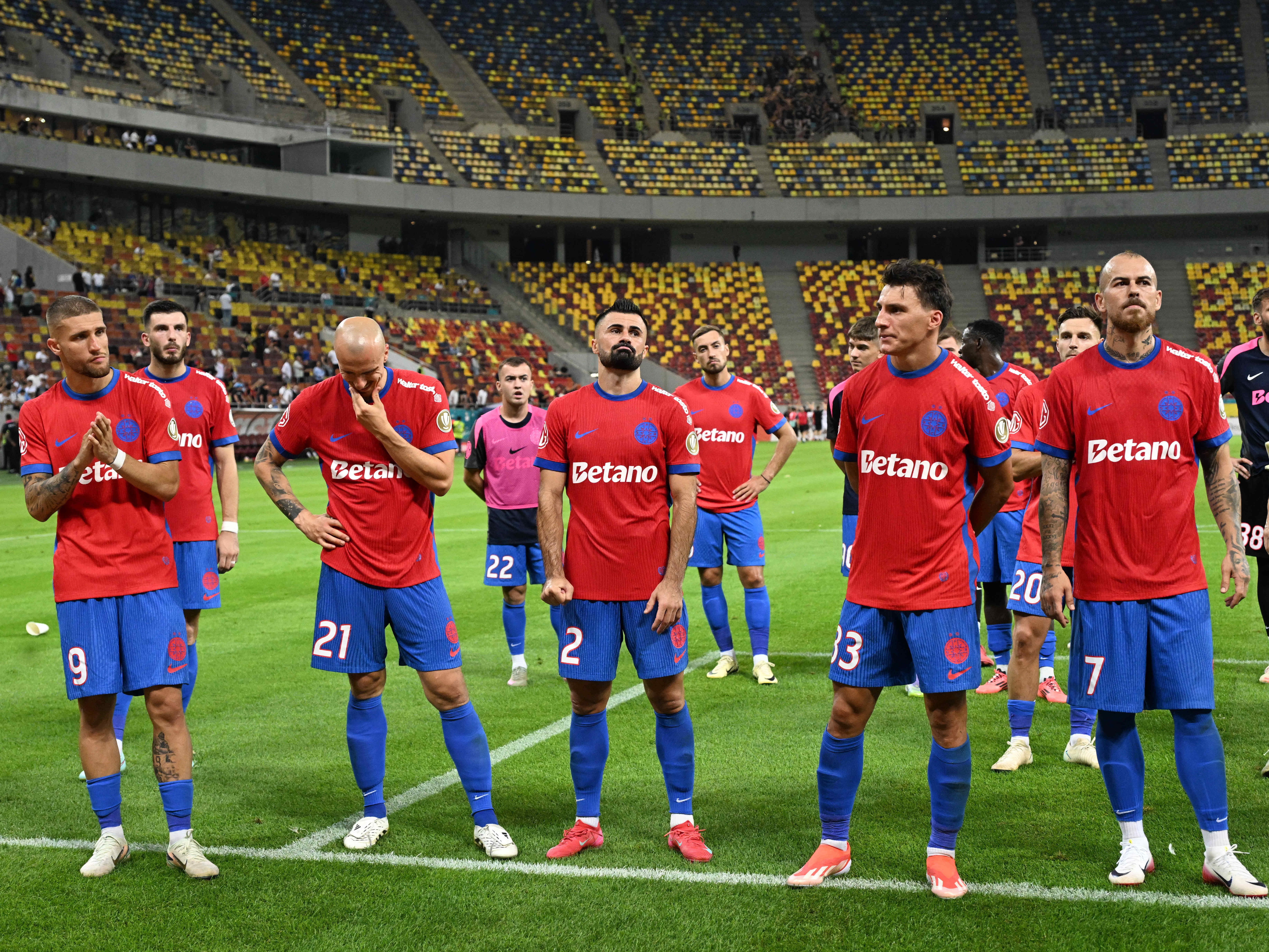 &Icirc;ncă un jucător de la FCSB e OUT de la națională! Selecționerul i-a anunțat &icirc;nlocuitorul