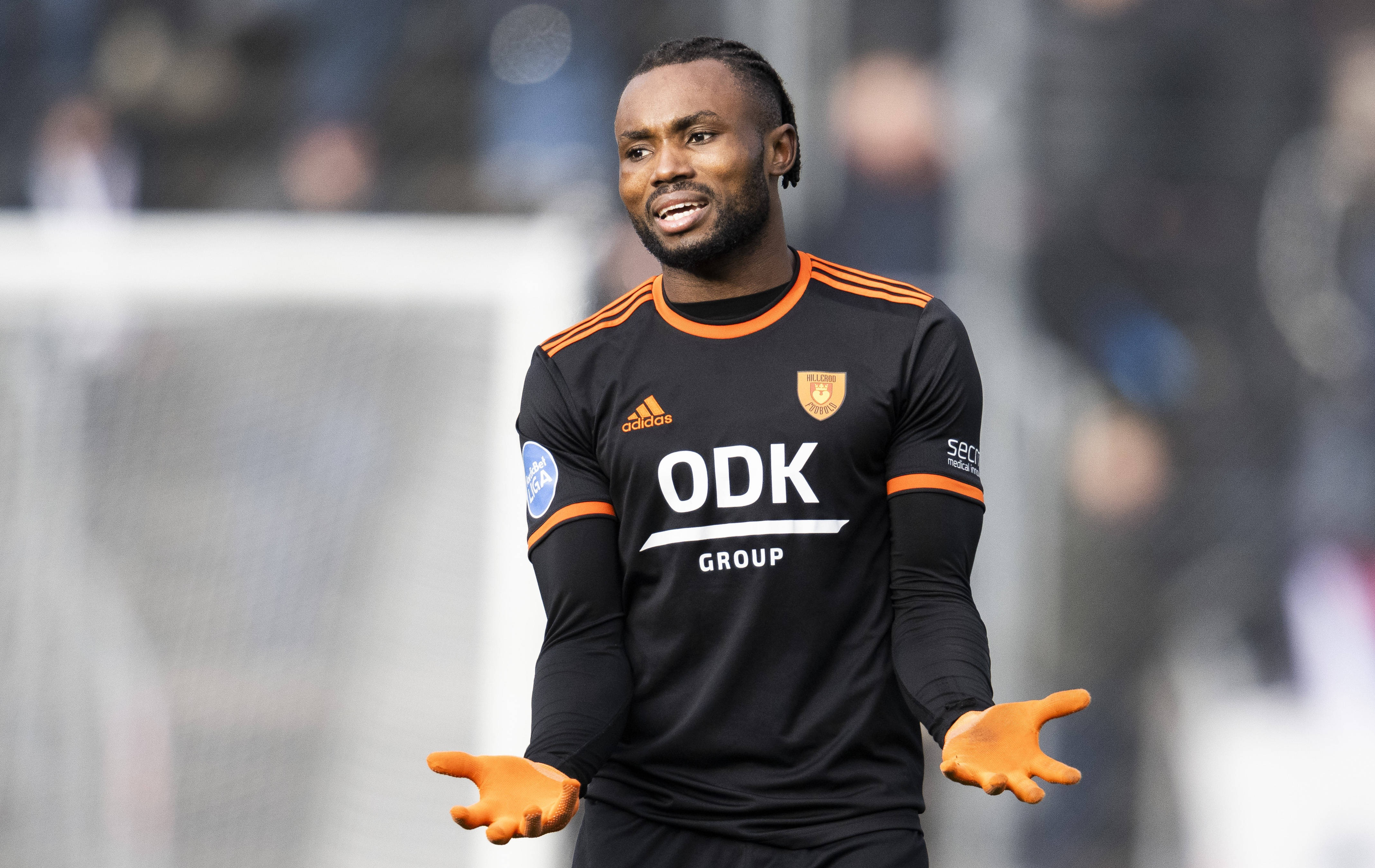 Transfer istoric! C&acirc;t a plătit Universitatea Craiova pentru nigerianul Monday Etim