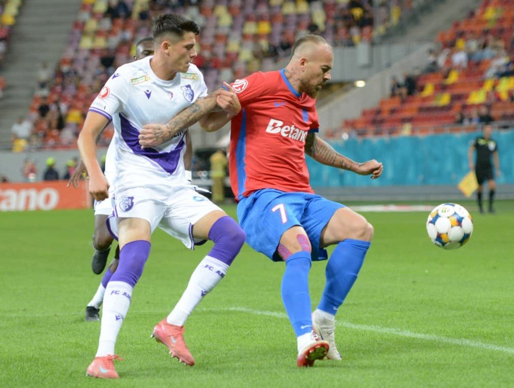 Transferul la FCSB a picat &icirc;n miez de noapte: A intervenit primarul