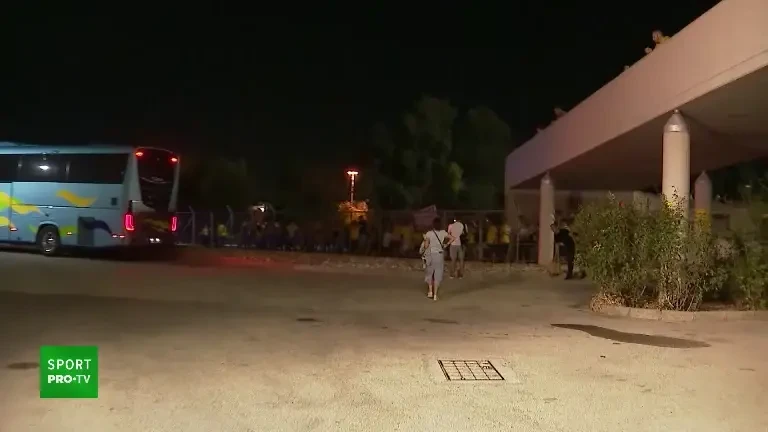 Suporterii Rom&acirc;niei, furioși după 2-2 cu Cipru: Demisia, demisia!