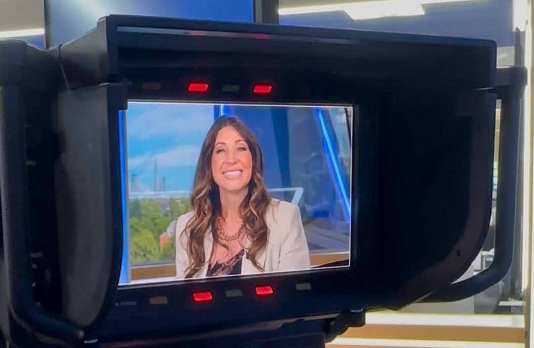 O celebră prezentatoare din Anglia, amenințări oribile pe internet: &rdquo;Nici măcar nu mai clipesc!&rdquo;