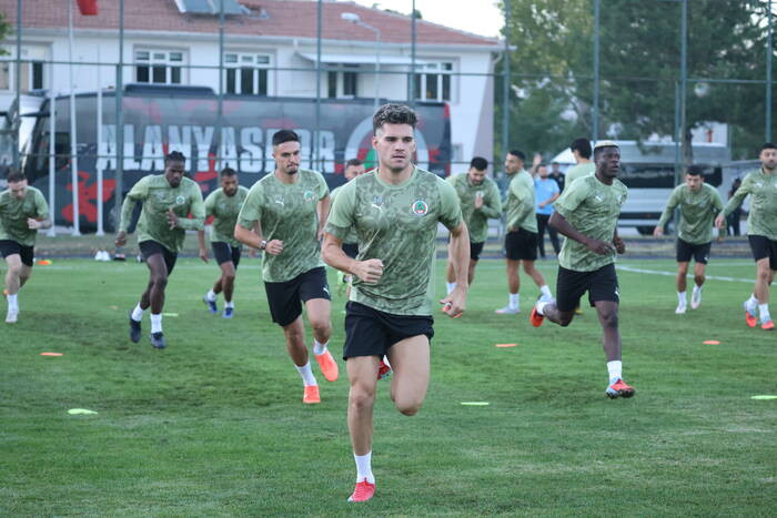 Decizia luată de Alanyaspor &icirc;n cazul lui Ianis Hagi, la primul meci după mutare