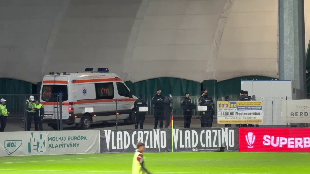 Panică la Csikszereda - FCSB! Medicii au intervenit de urgență