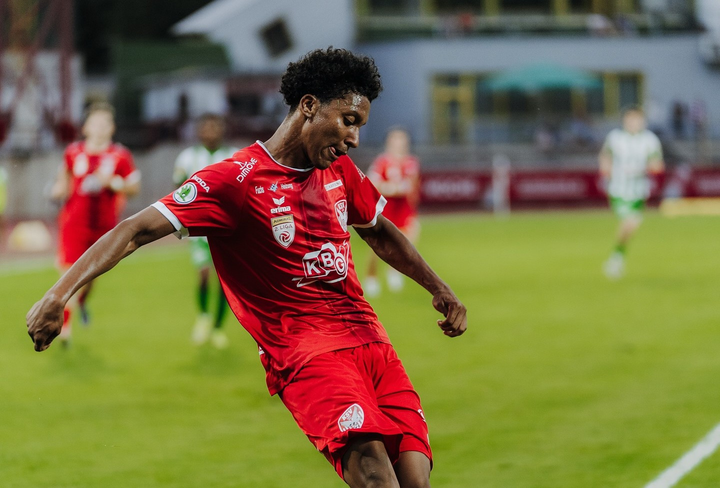 La 17 ani, atacantul rom&acirc;n născut &icirc;n Spania &icirc;nscrie la seniori &icirc;n Austria și este aproape de Bundesliga! &rdquo;M-am apucat de fotbal acum patru ani&rdquo;