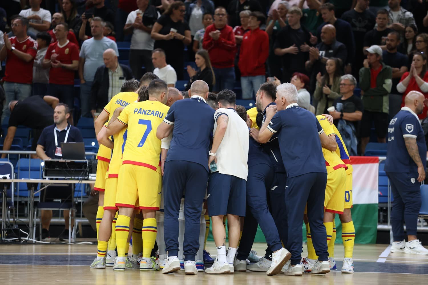&rdquo;Mai presus de orice rivalitate!&rdquo; Cum a lăsat naționala de futsal vestiarul la Debrecen după eșecul cu Ungaria din play-off-ul pentru EURO 2026