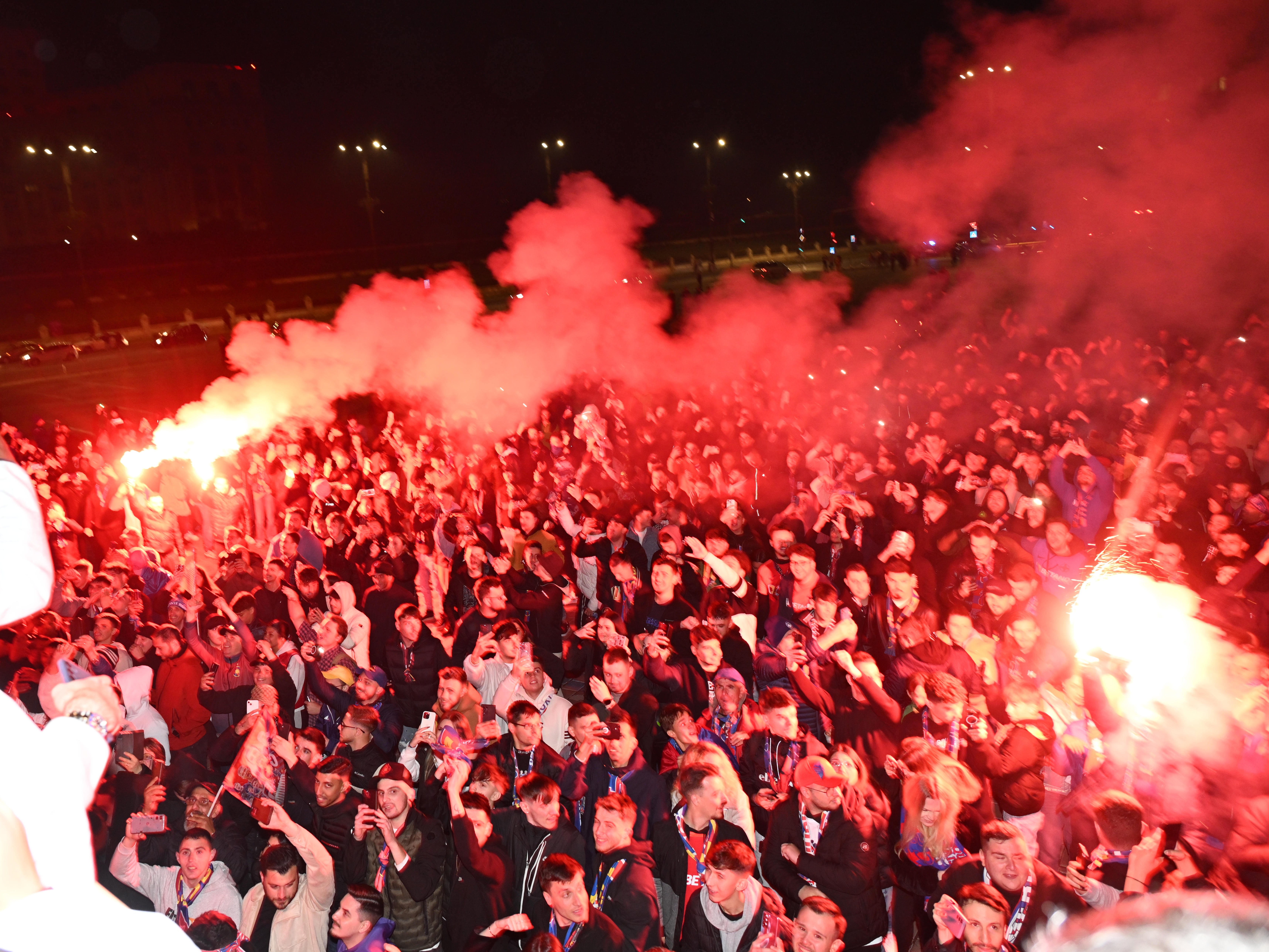 Ce a scris FCSB pe rețelele social media după eșecul de la Botoșani. Fanii, furioși: &rdquo;Felicitări, sunteți de toată jena&rdquo;