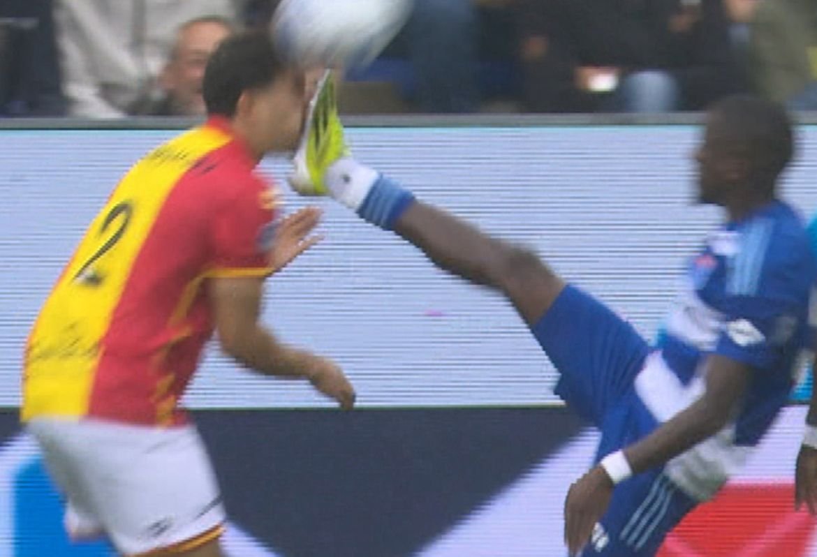 Emoții mari la viitoarea adversară a lui FCSB! Intrare criminală &icirc;n meciul din campionat: &rdquo;Sunt norocos că &icirc;ncă mai am buza &icirc;ntreagă!&rdquo;
