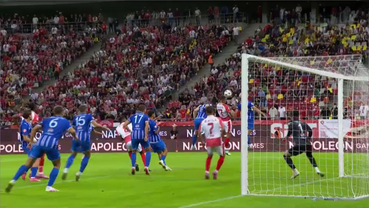 Dinamo - Farul 1-1 | &rdquo;C&acirc;inii&rdquo; se &icirc;ncurcă pe Arena Națională