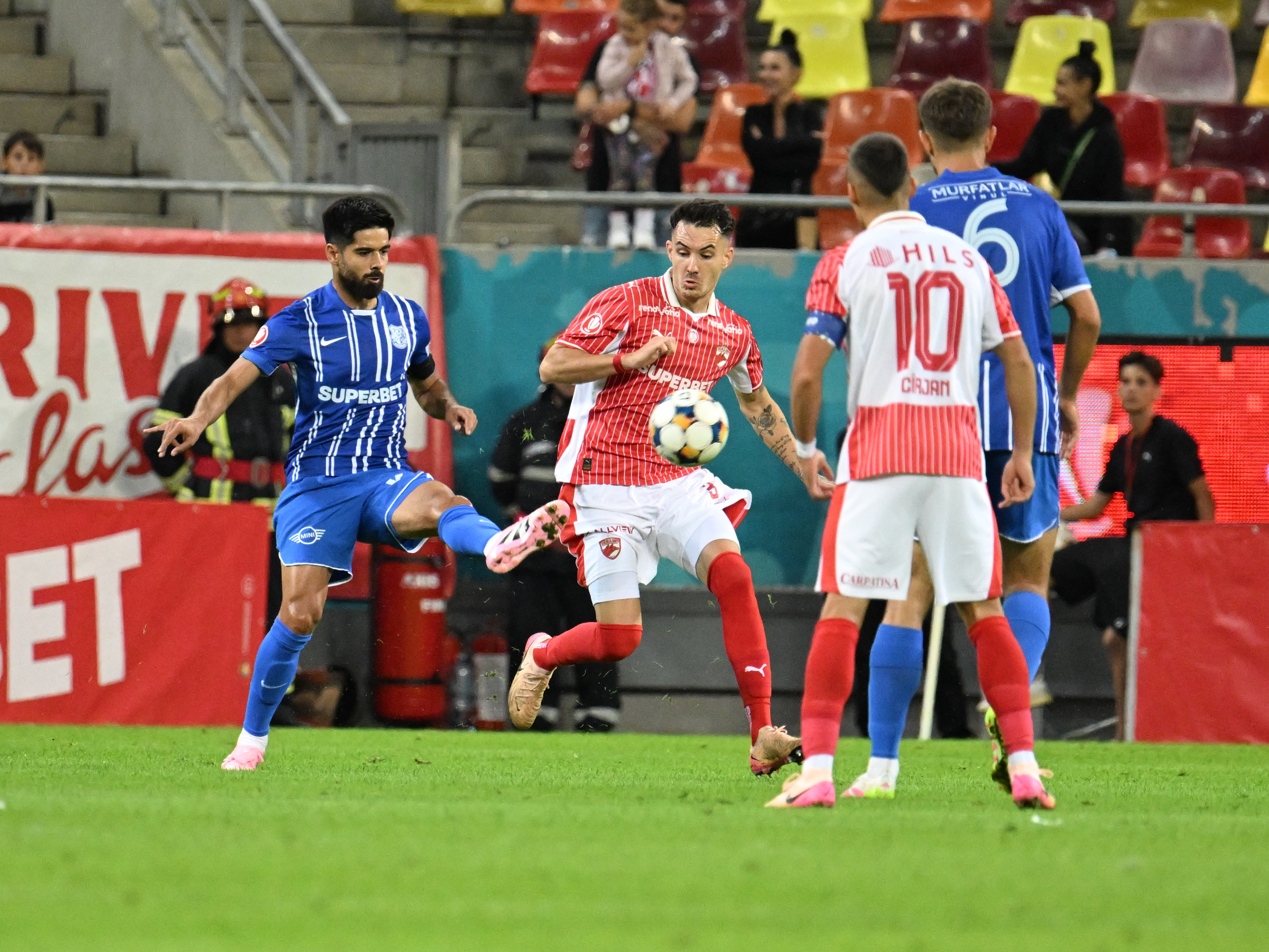 Dinamo a ratat șansa de a se apropia la două puncte de lider! Cum arată Superliga după zece etape