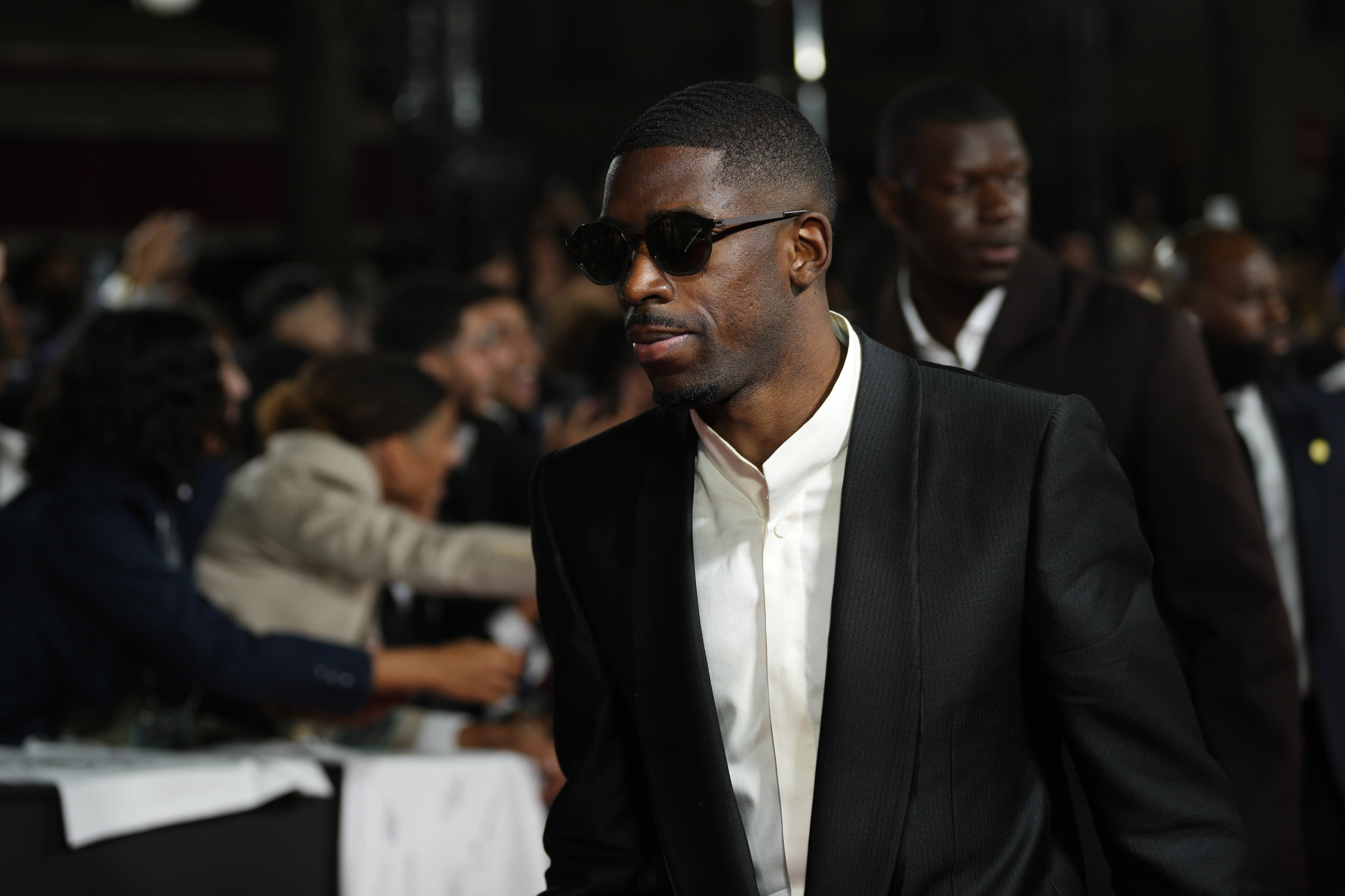 Presa din Franța a reacționat după ce Ousmane Dembele a c&acirc;știgat Balonul de Aur: &rdquo;Părea că se ferește de blițuri sau de strălucirea trofeului&rdquo;