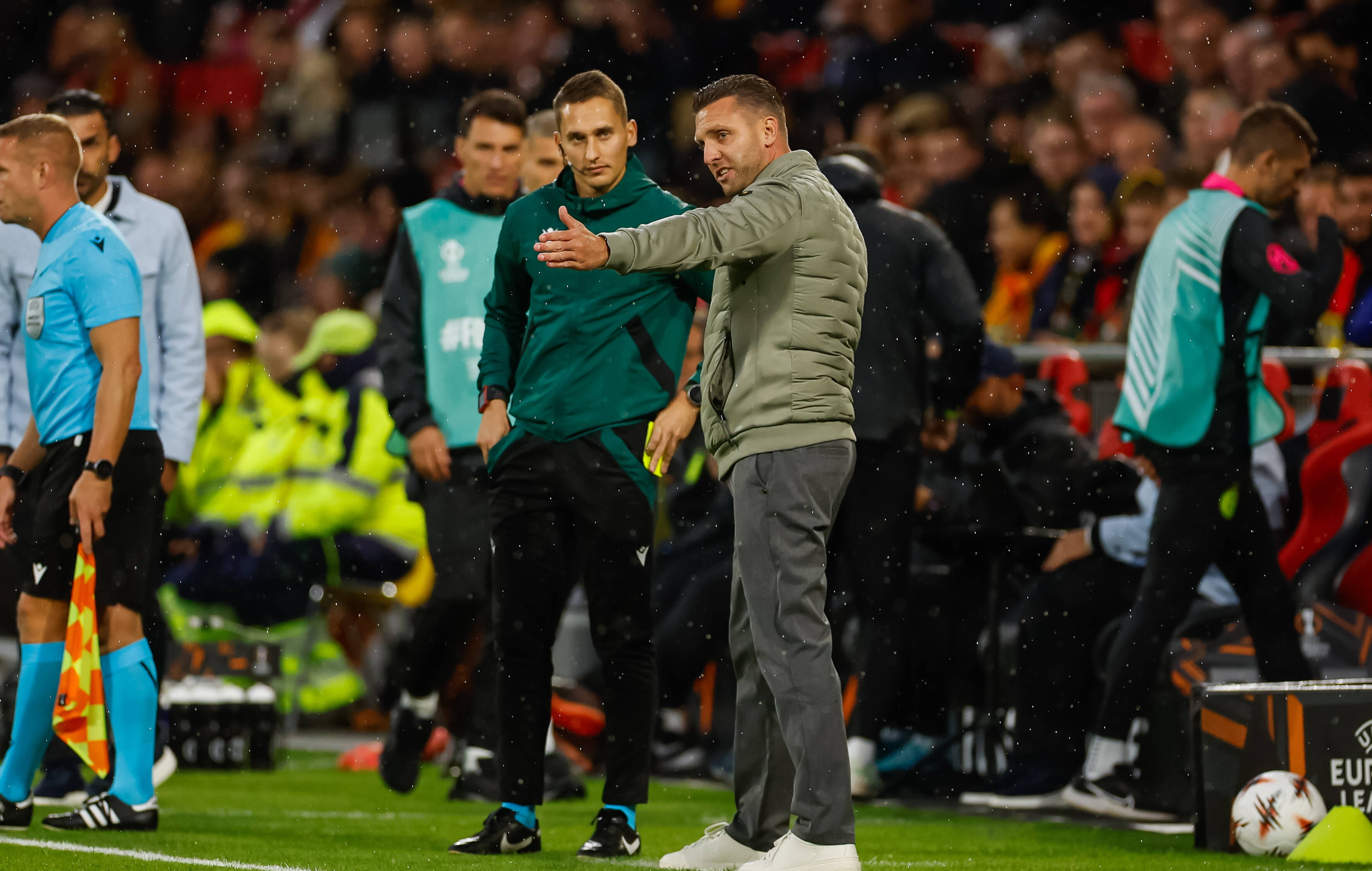 Antrenorul lui Go Ahead Eagles acuză tactici murdare din partea FCSB: Sancțiunile au fost minime