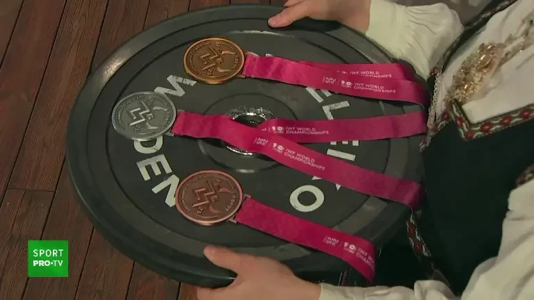 Mihaela Cambei, ceremonia de premiere de la CM de haltere 2025. (EXCLUSIV VOYO)