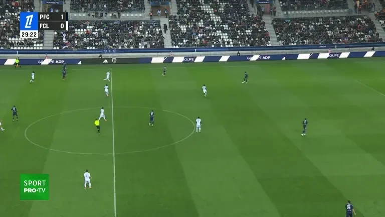 Paris FC - Lorient. Min. 30: Krasso face 2-0 cu o execuție din prima din fața porții