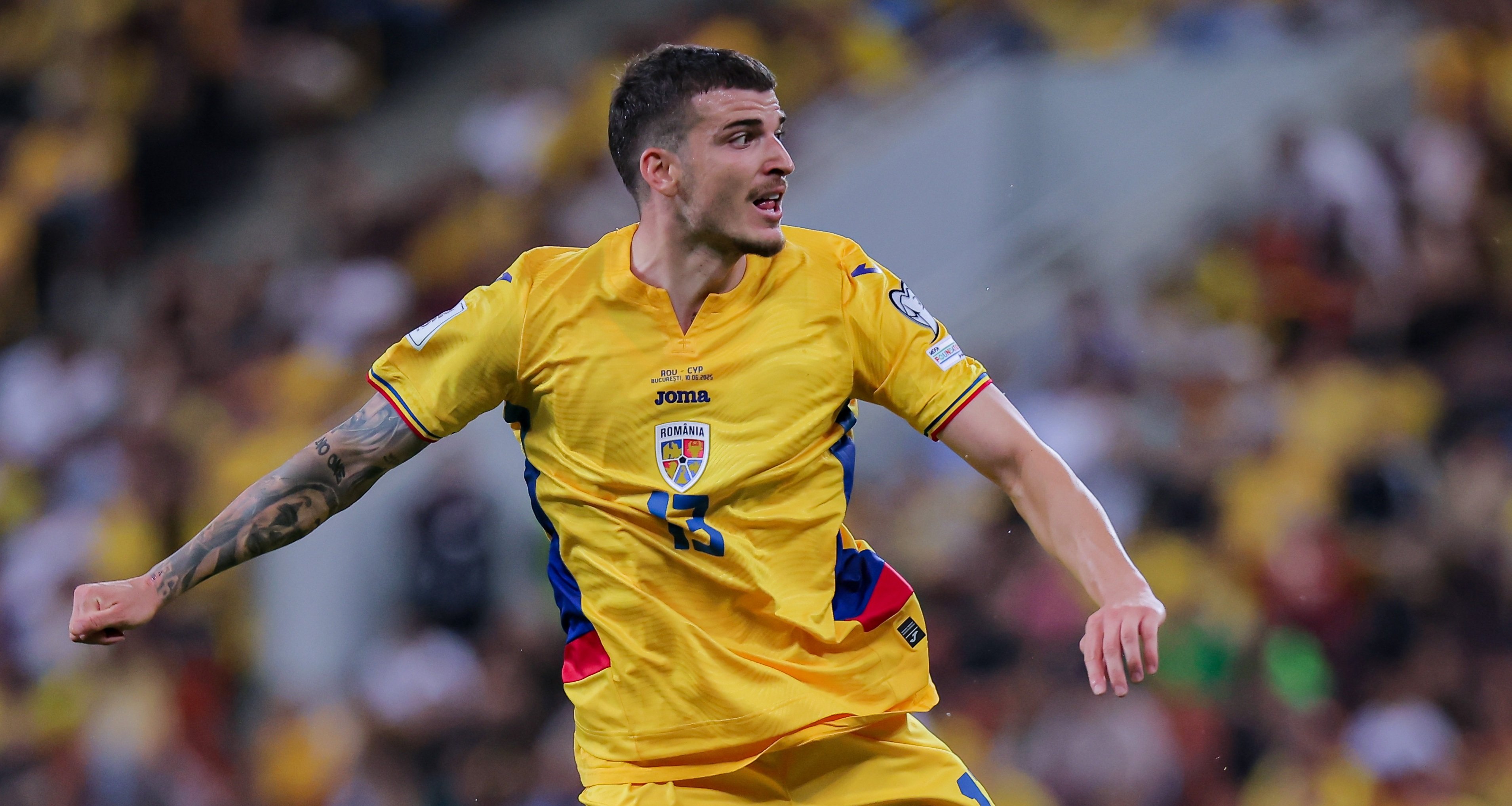 Mircea Lucescu l-a tras deoparte pe Valentin Mihăilă &icirc;n meciul cu Austria. Mesajul transmis de selecționer