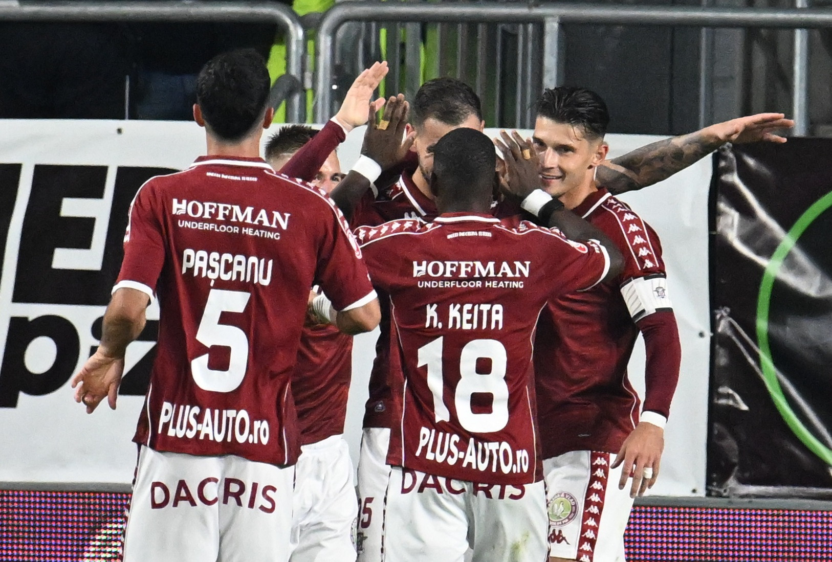 Rapid - Farul Constanța 3-1. Giuleștenii se impun și ajung pe primul loc &icirc;n Superliga