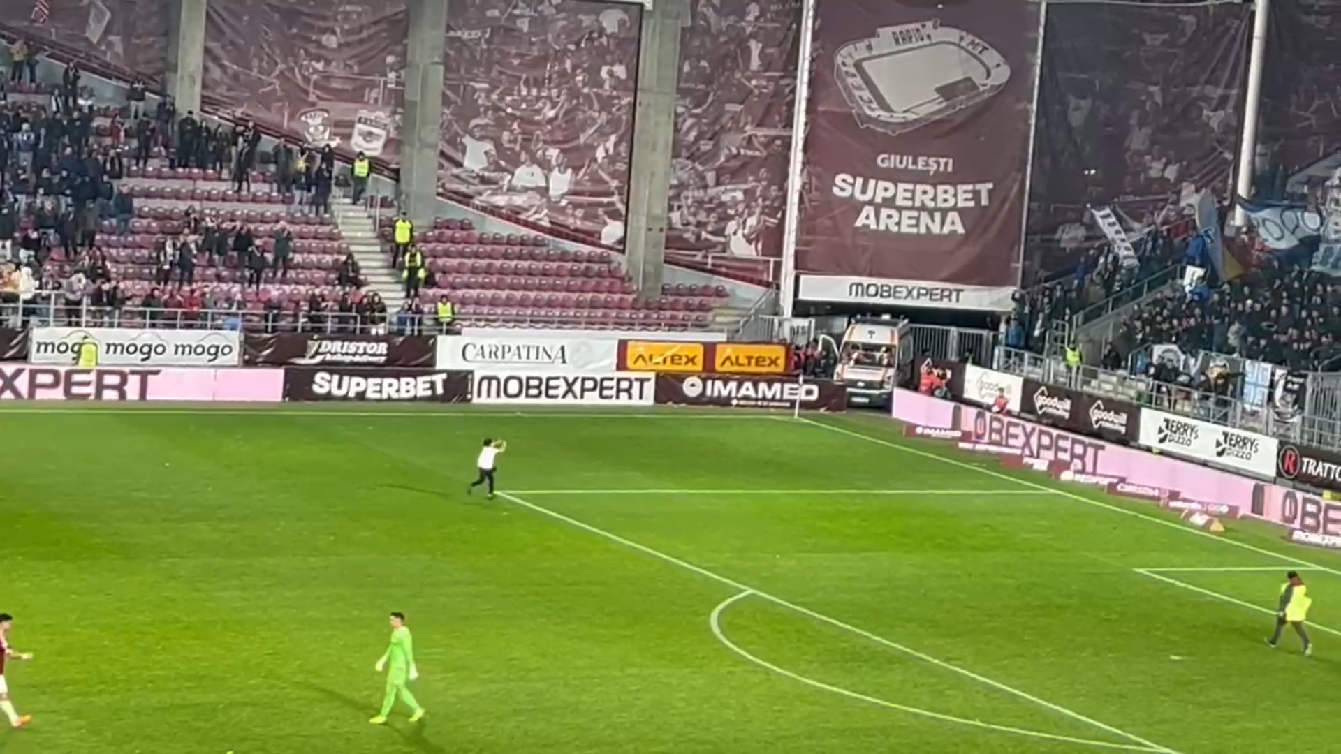 Revoltător! Gestul făcut de un puști pe finalul meciului Rapid - Farul