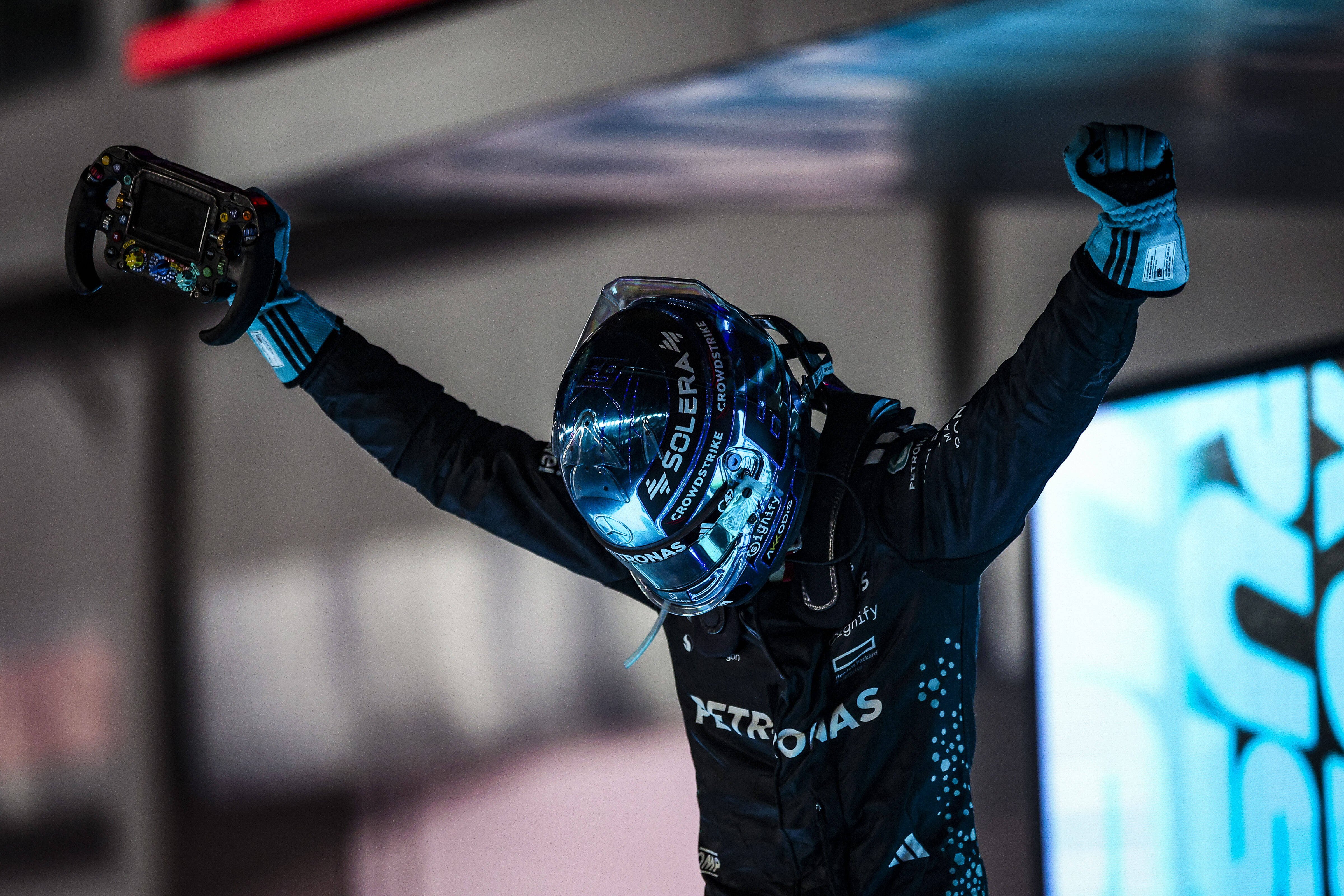 A fost cursa lui! Pole position și victorie &icirc;n Marele Premiu din Singapore, Max Verstappen doar pe locul 2