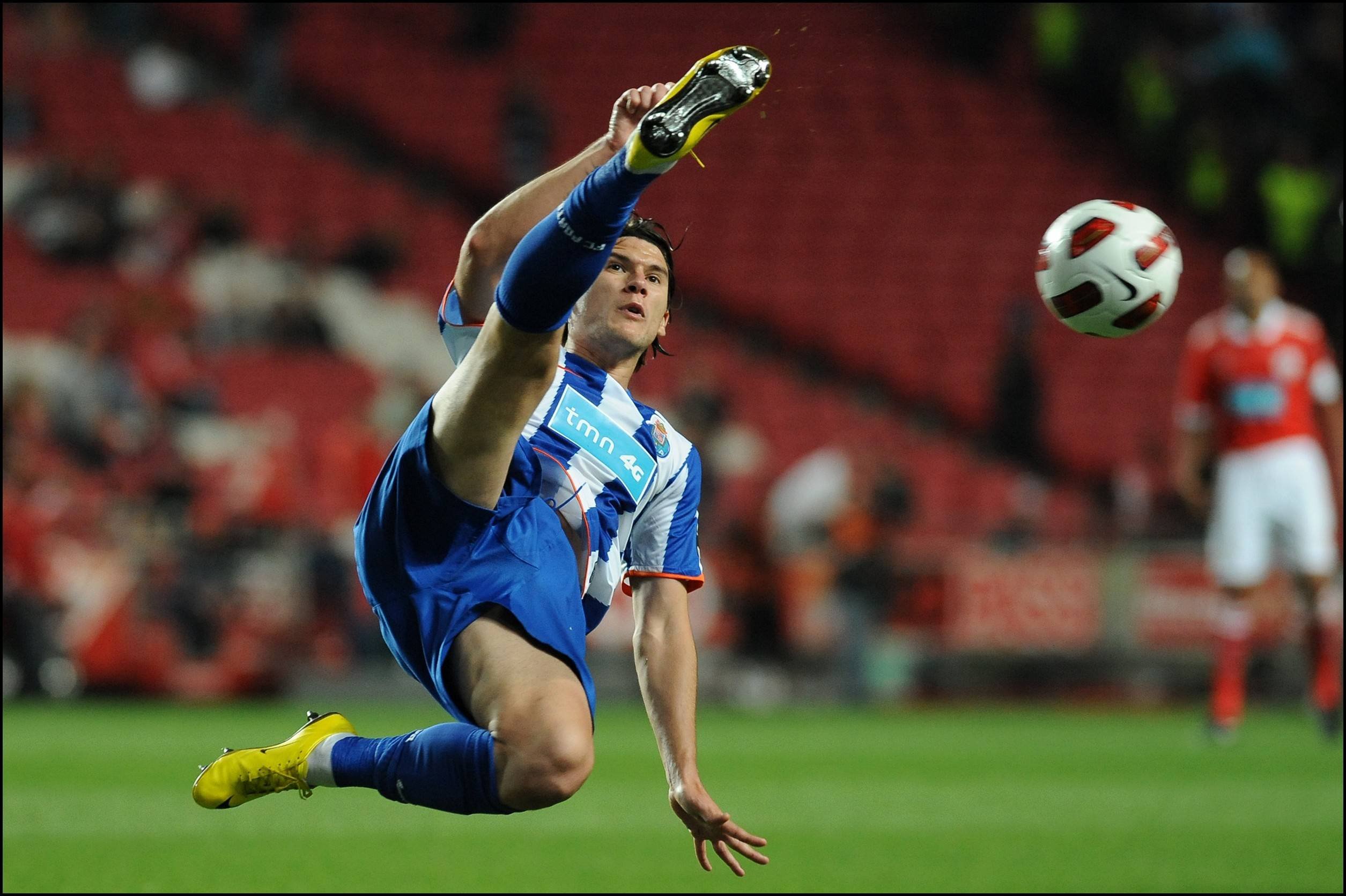 Cristian Săpunaru, prezent pe &rdquo;Dragao&rdquo; la derby-ul FC Porto - Benfica Lisabona!