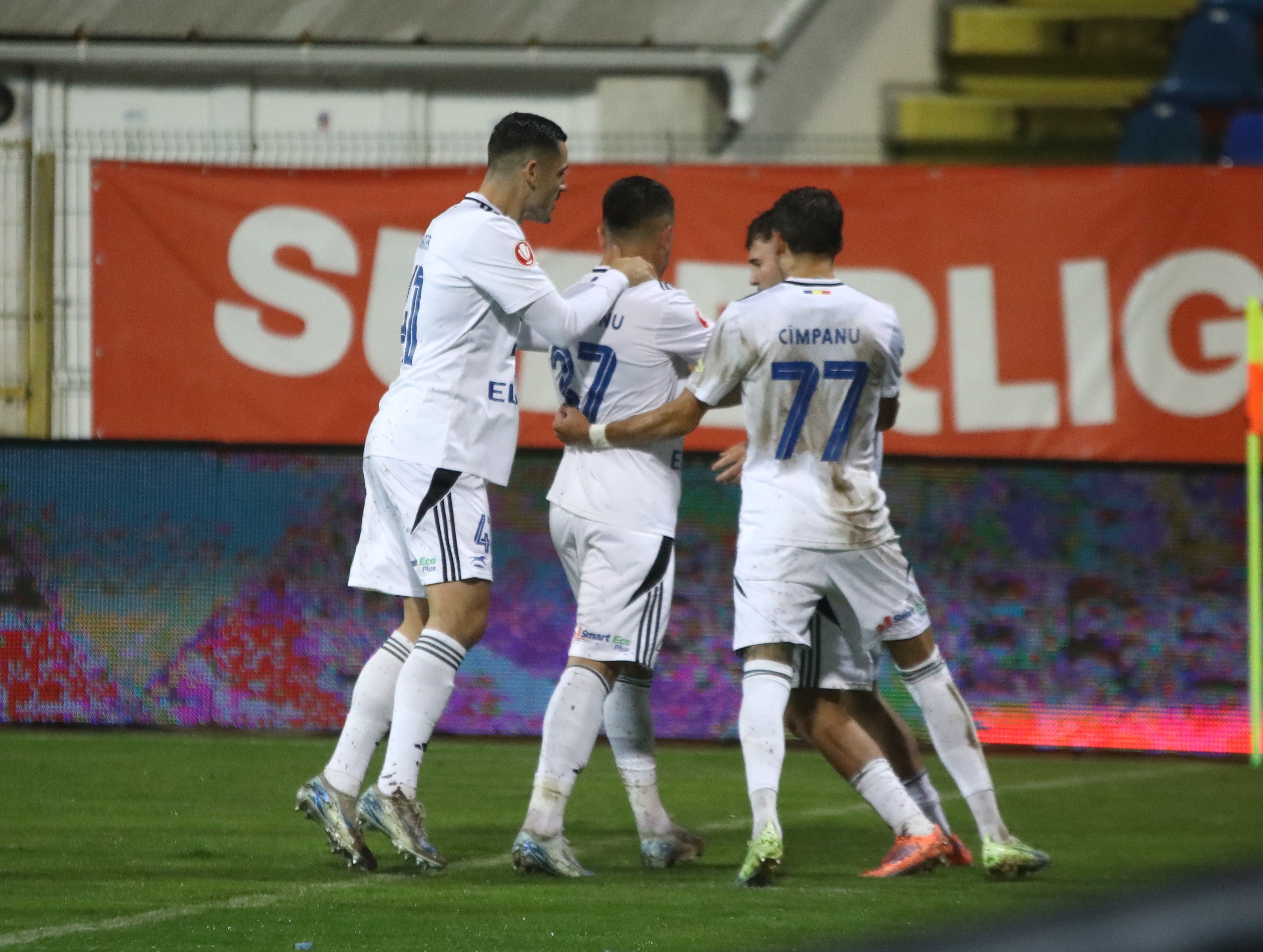 Surpriză uriașă! FC Botoșani e lider &icirc;n Superligă după 12 etape