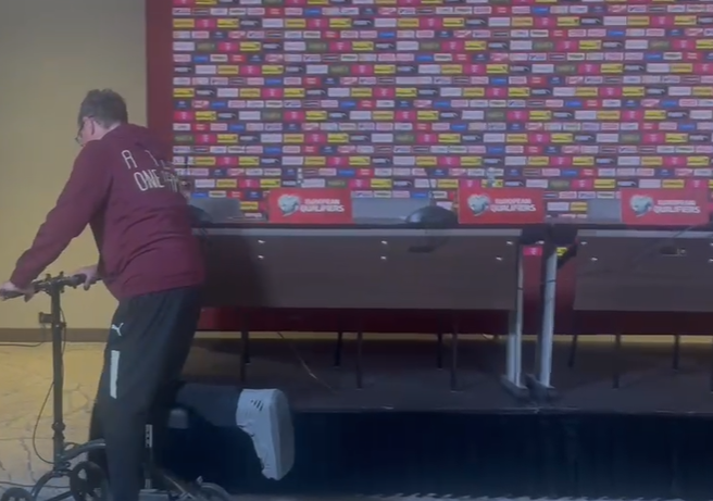 Cum a venit Ralf Rangnick la conferința de presă de dinaintea meciului cu Rom&acirc;nia