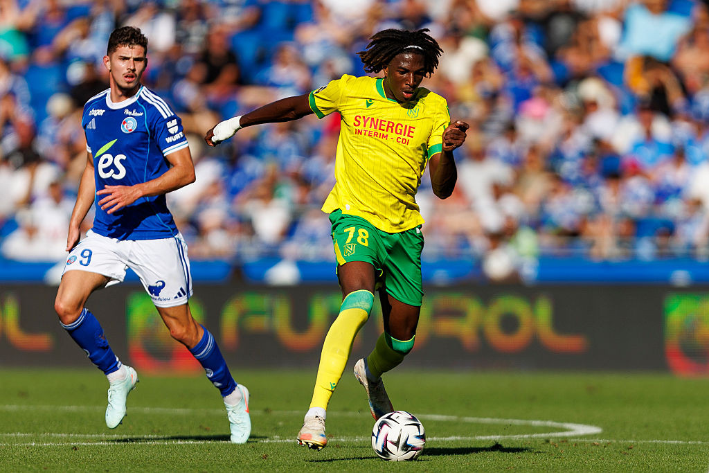 Who s your Tati? Tottenham &icirc;i aduce concurent pe post lui Radu Drăgușin