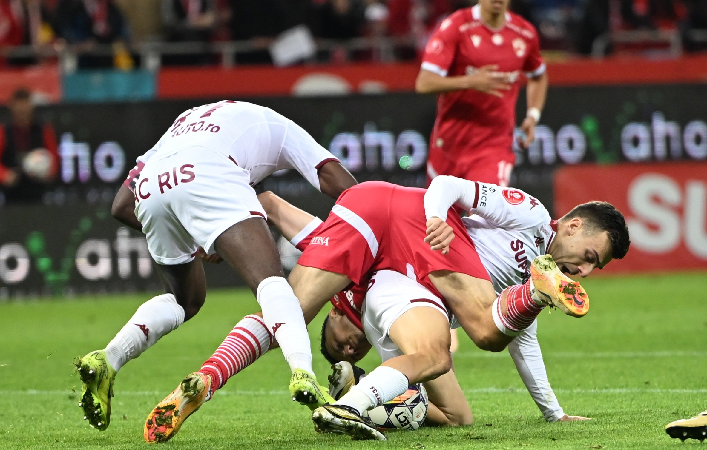 Cum arată ultimele meciuri dintre Dinamo și Rapid. Duminică are loc main event-ul etapei!
